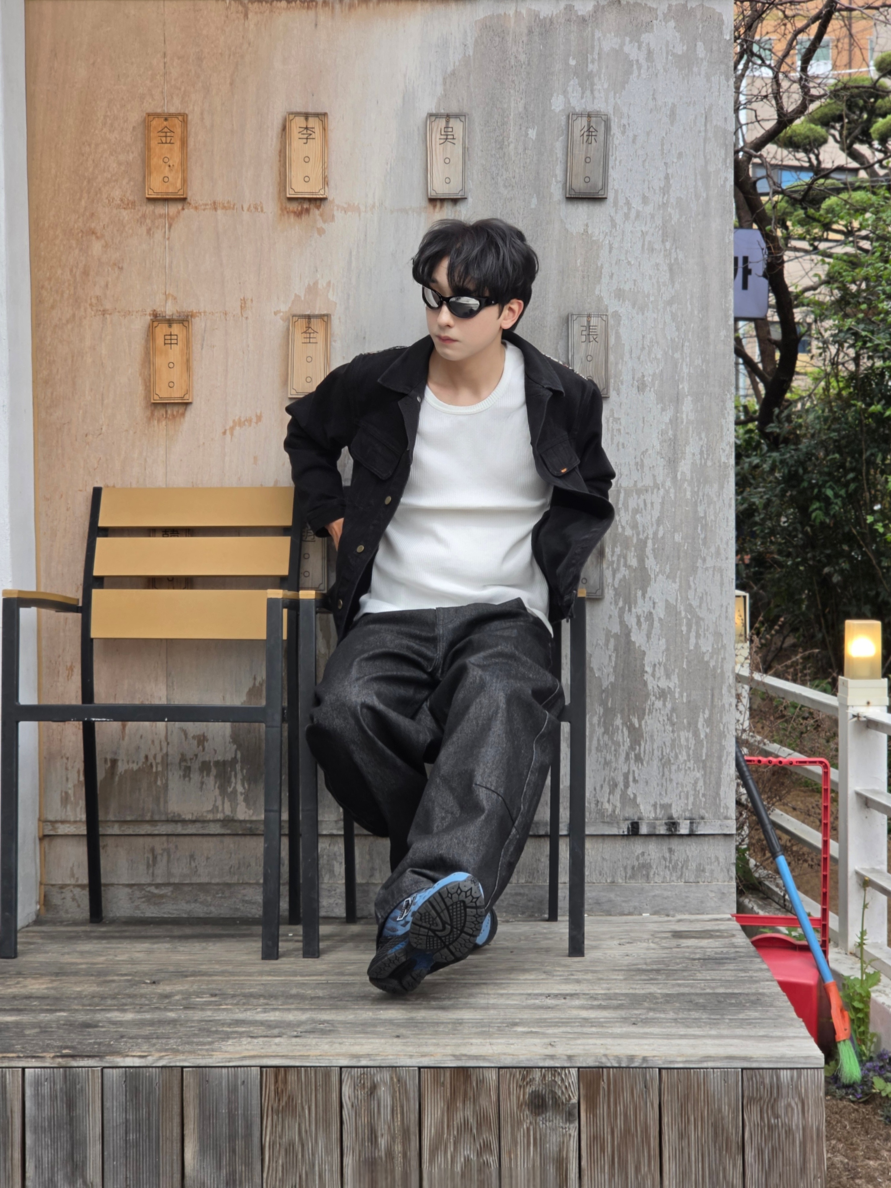 ersco Ancient Denim Trucker Jacket Black, New Balance 1906W Black NB Navy Dark Shoreline Blue 착용 스타일 - 1
