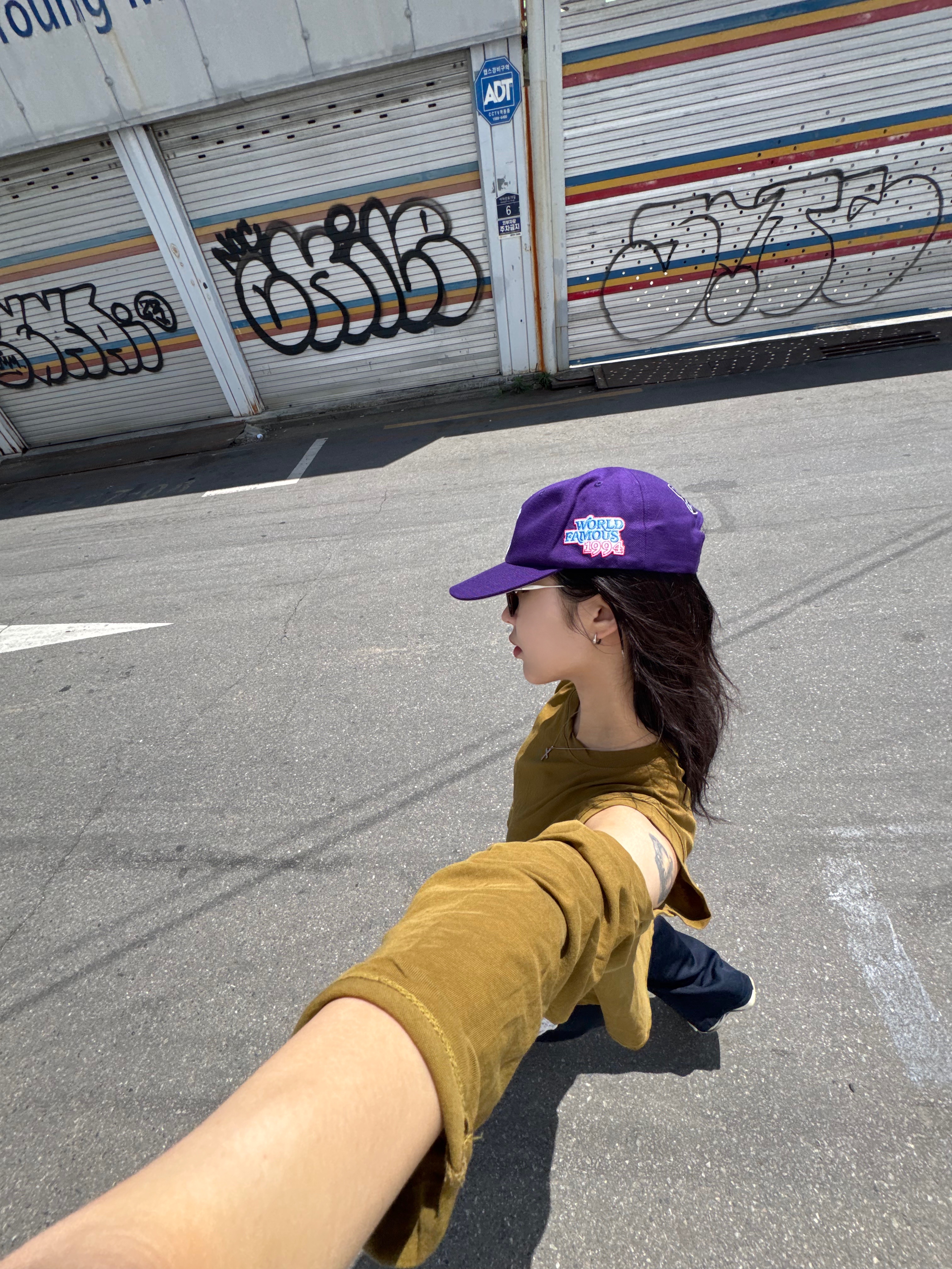 Supreme World Famous S Logo 6-Panel Purple - 26SS 착용 스타일