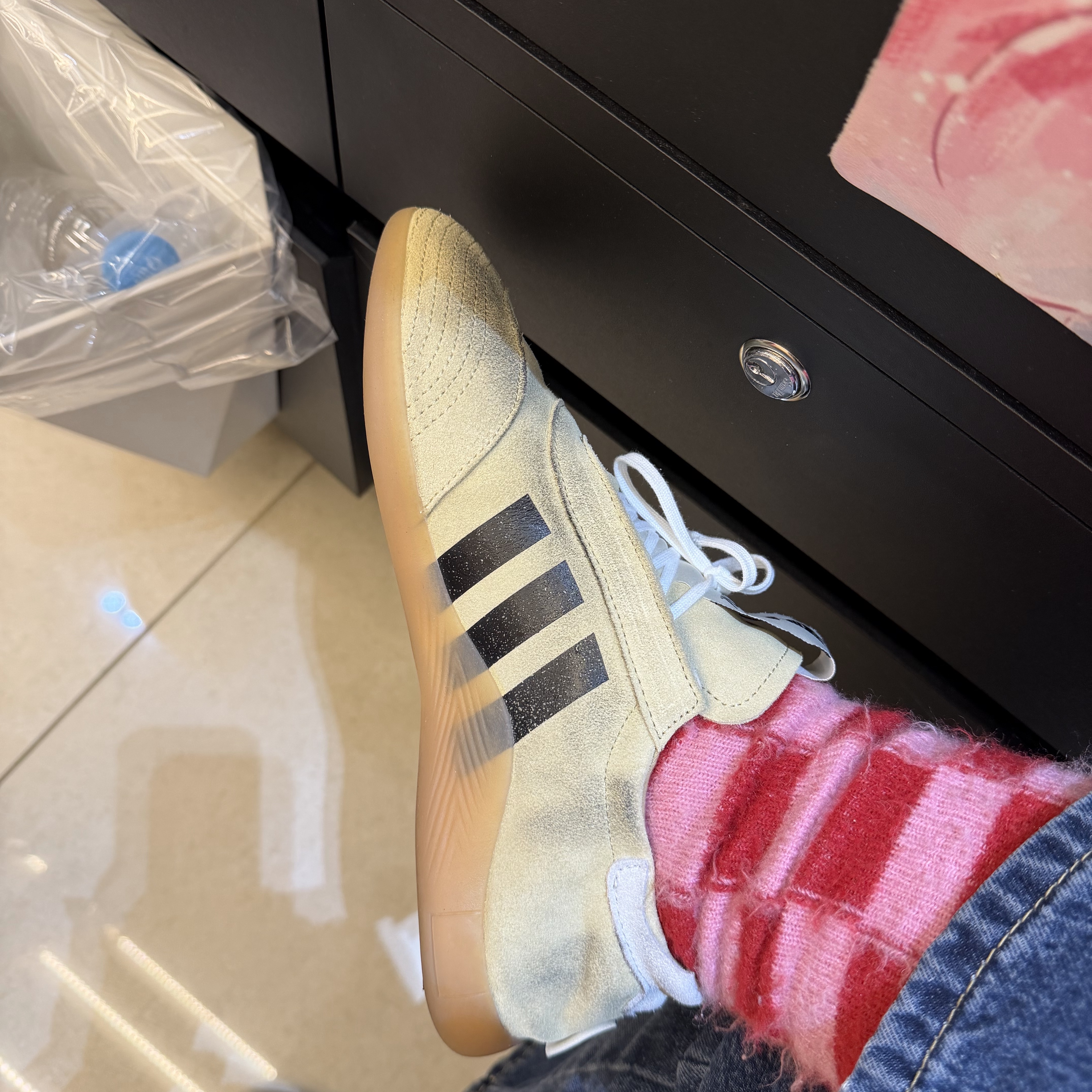 (W) Adidas x Song for the Mute Taekwondo Mei Cream White Core Black 착용 스타일