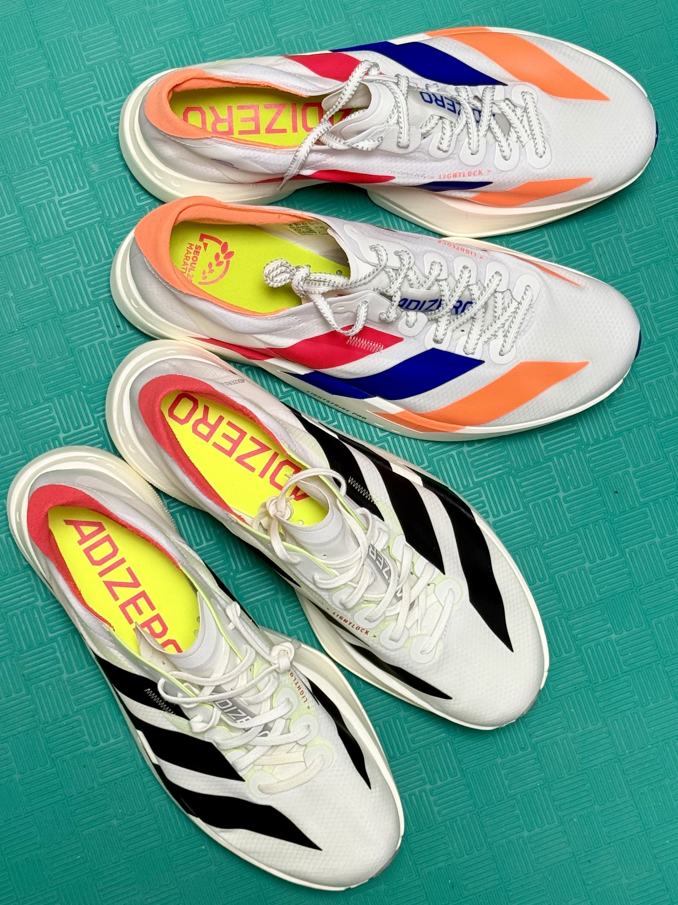 Adidas Seoul Marathon Adizero Adios Pro 4 Cloud White Lucid Red, Adidas Adizero Adios Pro 4 Cloud White Core Black 착용 스타일 - 2