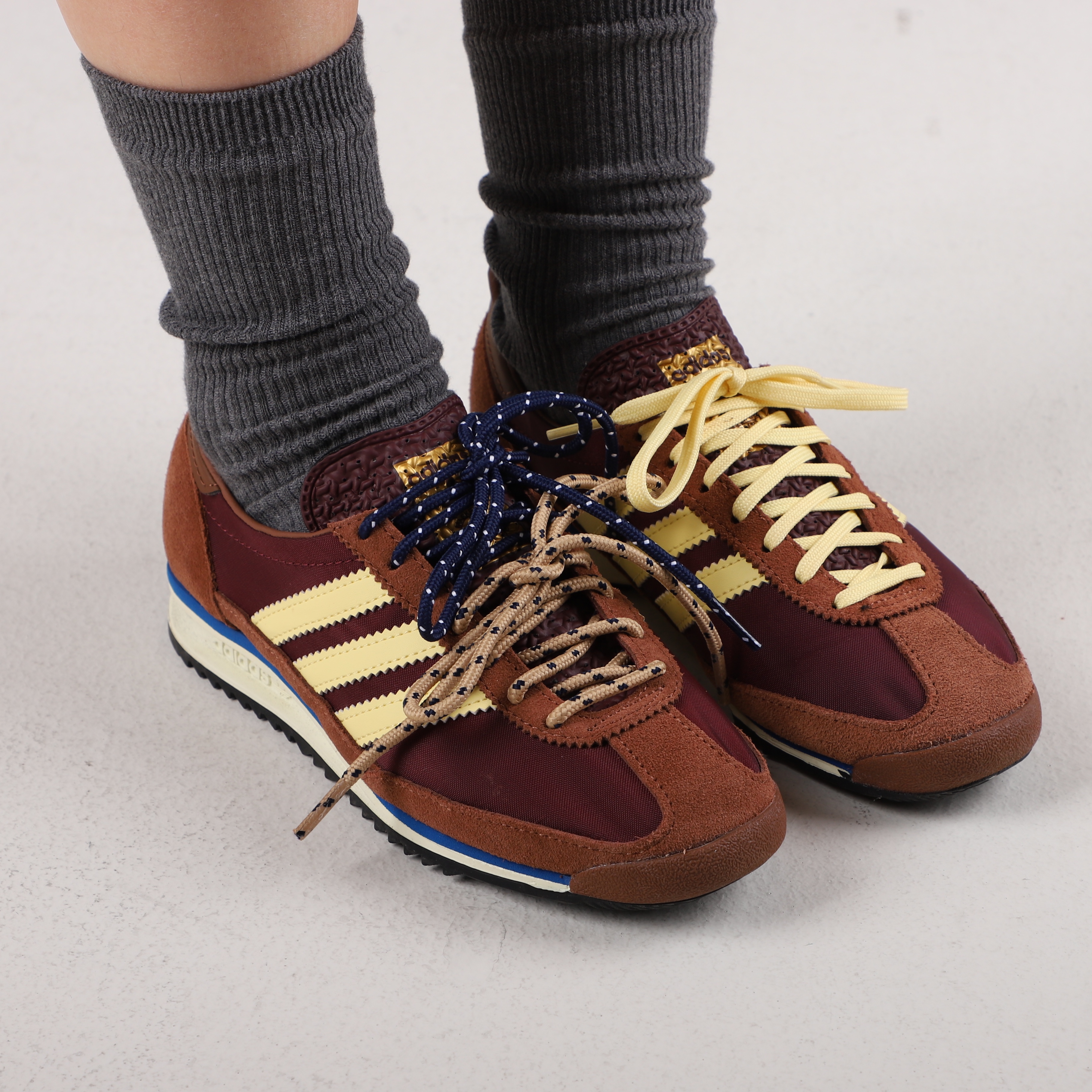 (W) Adidas SL 72 OG Maroon Almost Yellow 착용 스타일 - 2