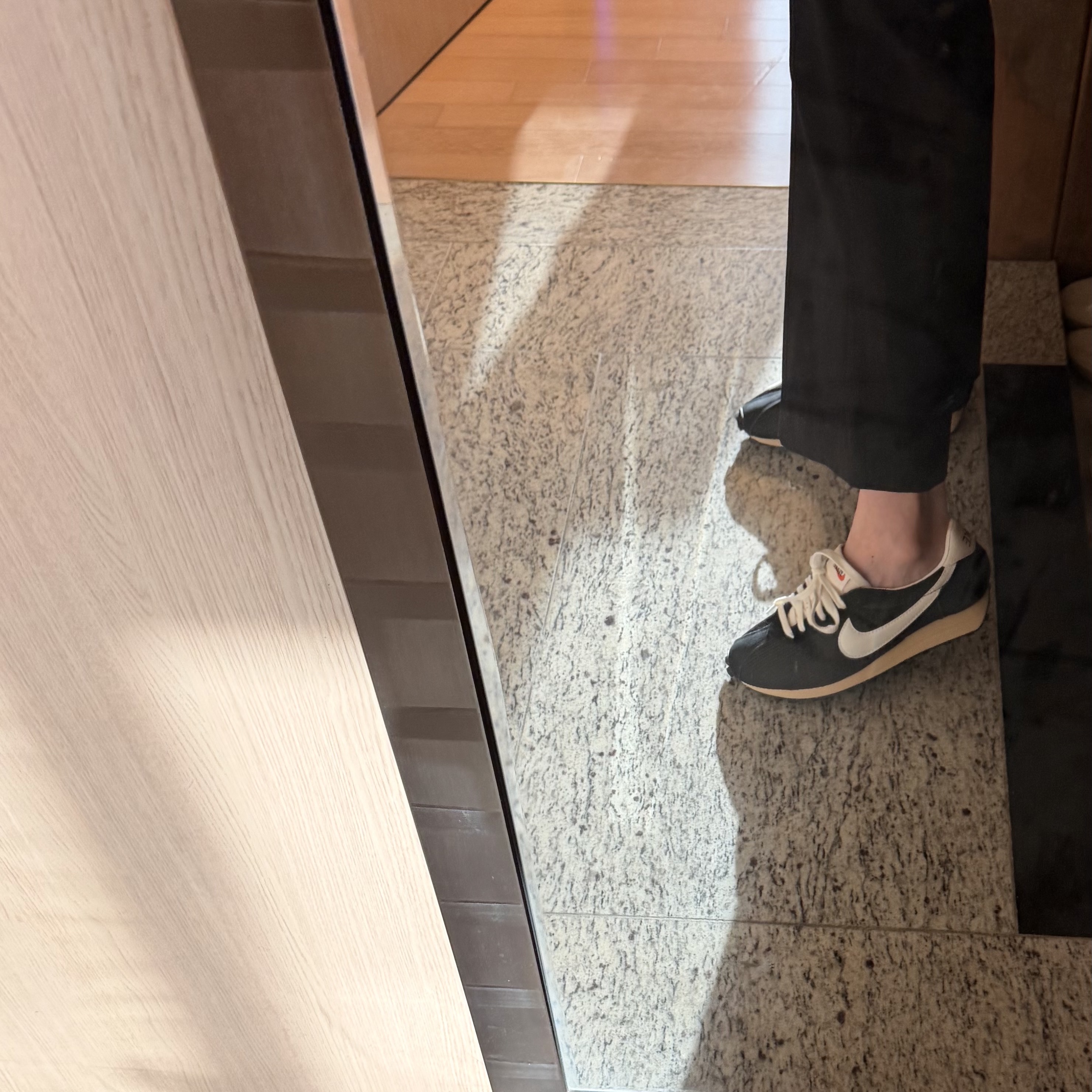 Nike LD-1000 SP Black and Sail 착용 스타일