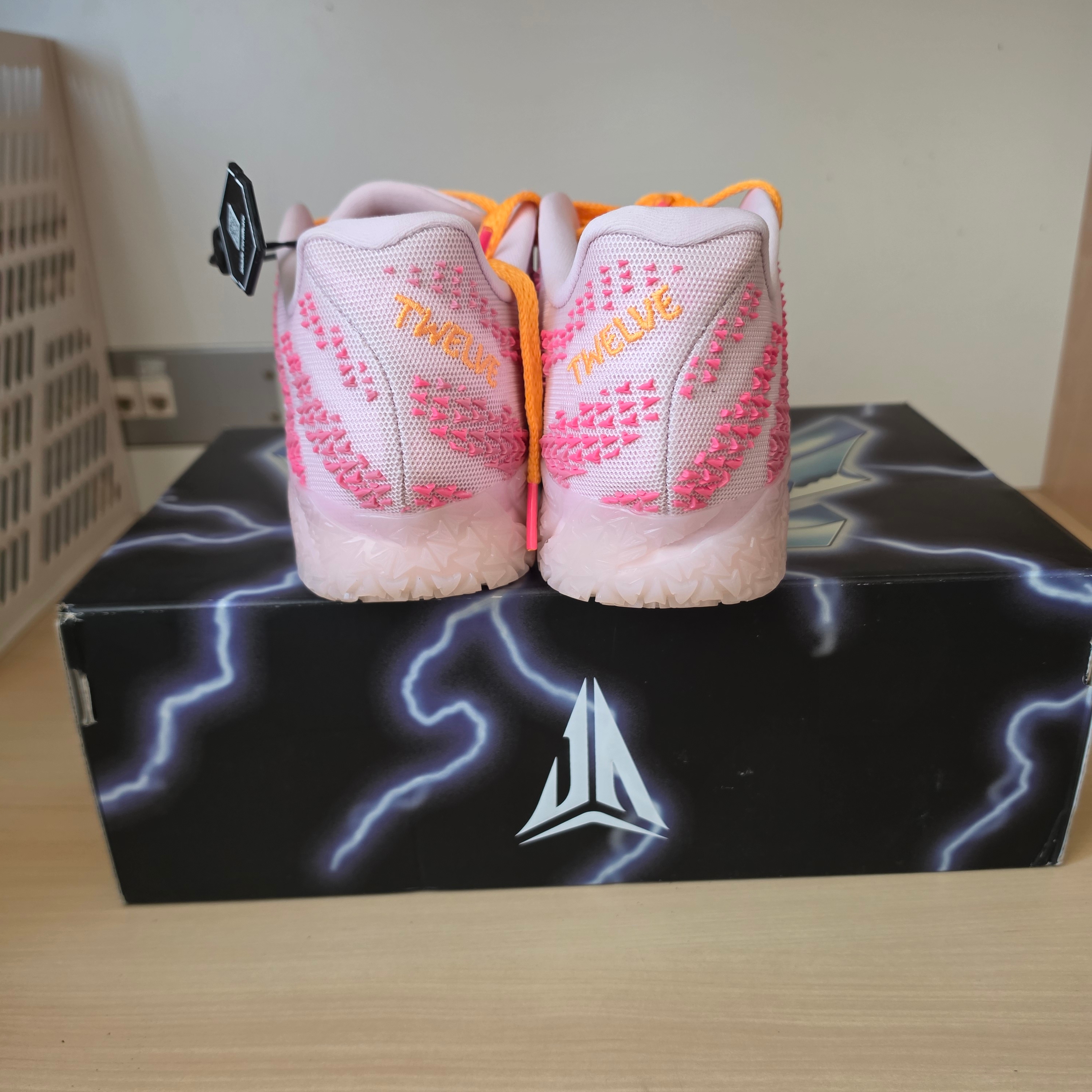 Nike Ja 3 EP Pink Foam Silt Red 착용 스타일 - 5