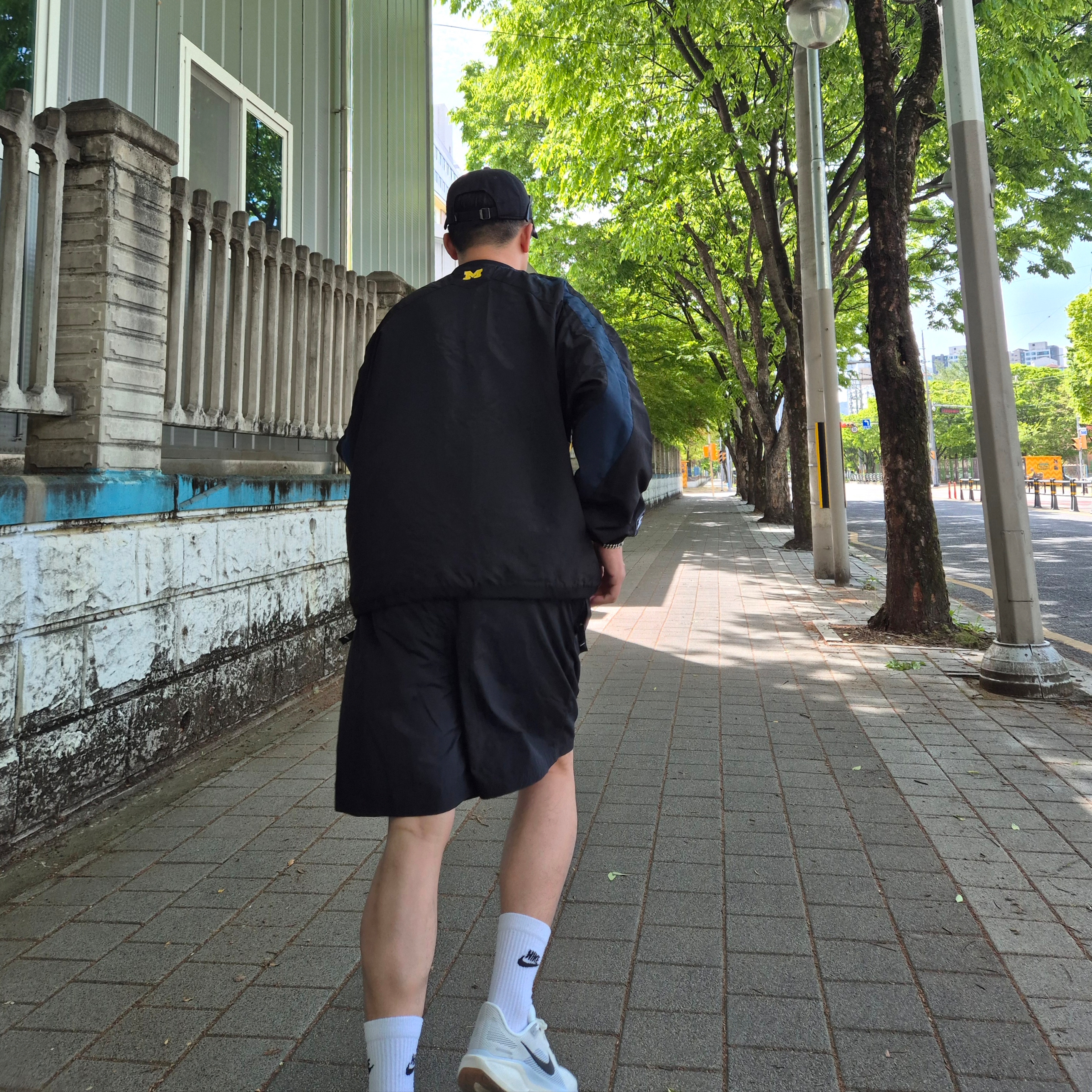 Nike Air Zoom Pegasus 41 Sail Blue Tint, Nike Everyday Essential Crew Socks White Black (3 Pack/Korean Ver.) 착용 스타일 - 5