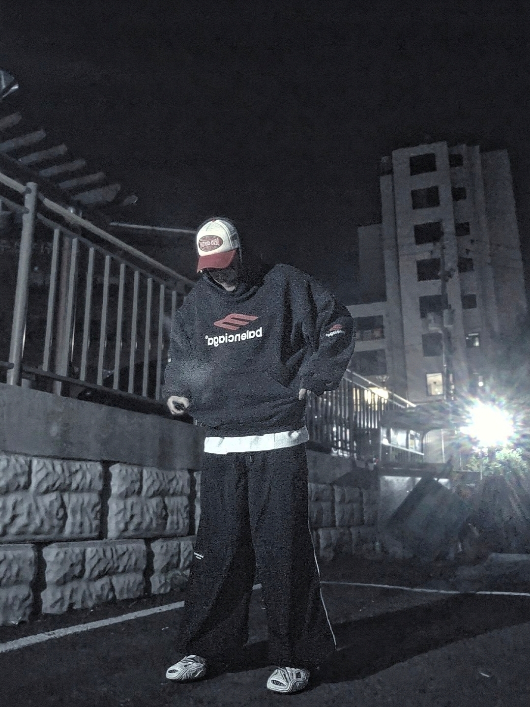 Balenciaga 3B Sports Icon Hoodie Oversized Black Faded, Balenciaga Tyrex Sneakers Black White 착용 스타일