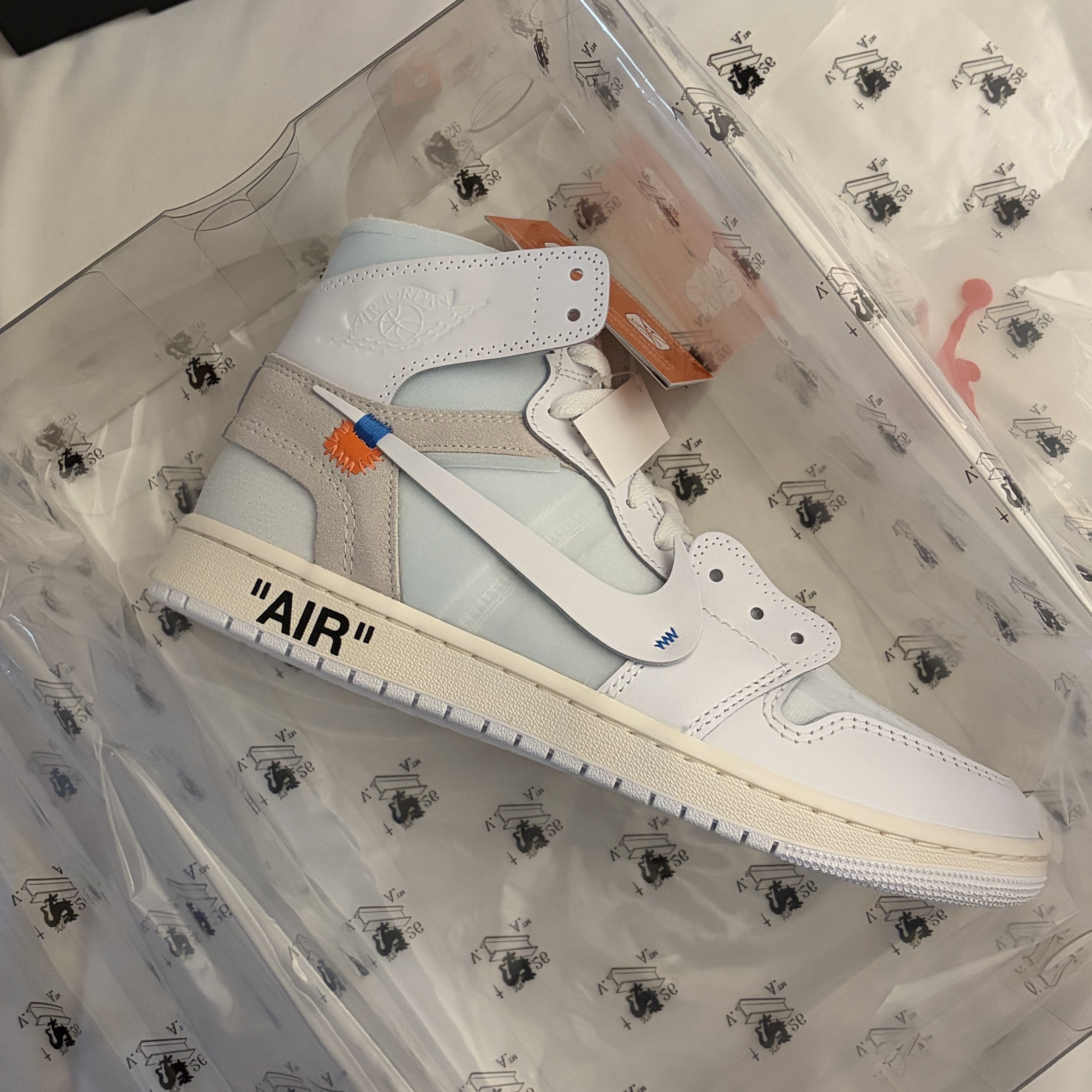 Jordan 1 x Virgil Abloh Archive Retro High Alaska White 착용 스타일 - 1