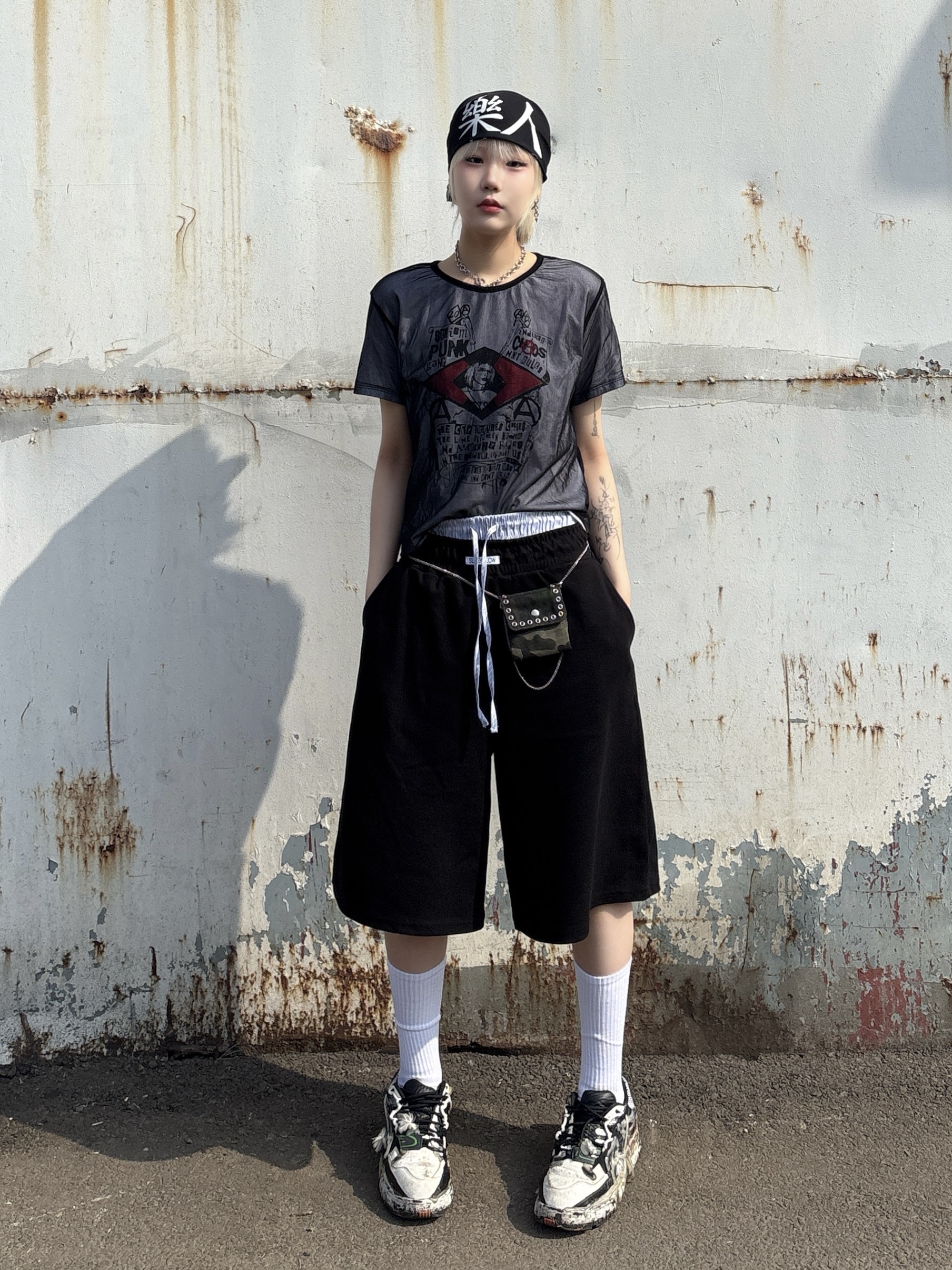SLEEKGLOW Boxer Trunk Bermuda Pants Black 착용 스타일 - 1