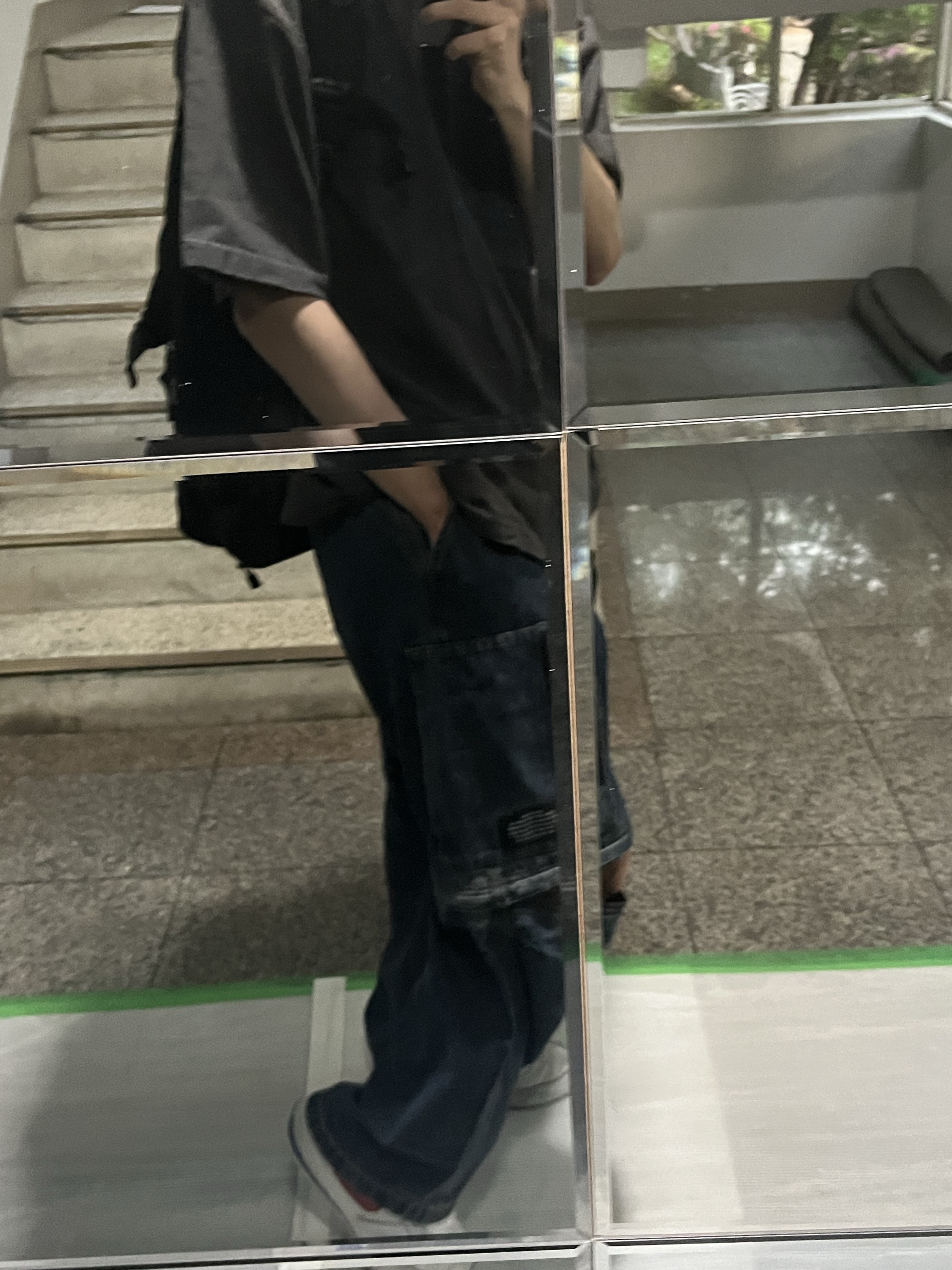 GU x Undercover Denim Convertible Wide Cargo Pants Blue 착용 스타일 - 2