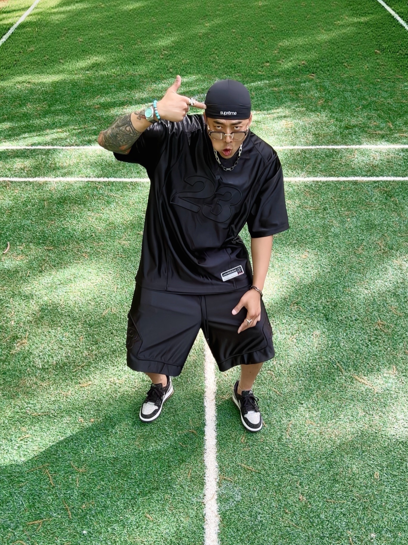 Supreme x Jordan Warm Up Jersey Black - 24FW, Supreme x Jordan Warm Up Shorts Black - 24FW 착용 스타일 - 1
