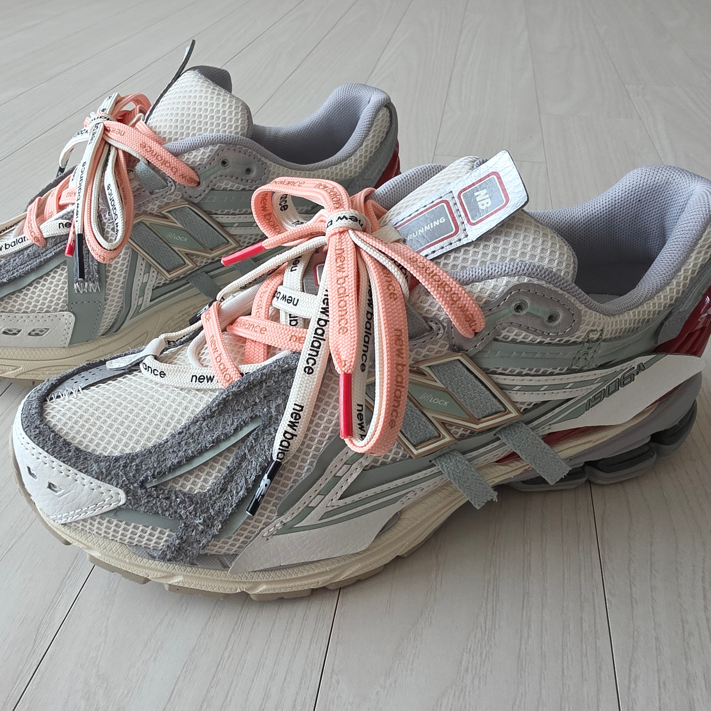 New Balance 1906A Sea Salt Lone Star Grey - D Standard 착용 스타일