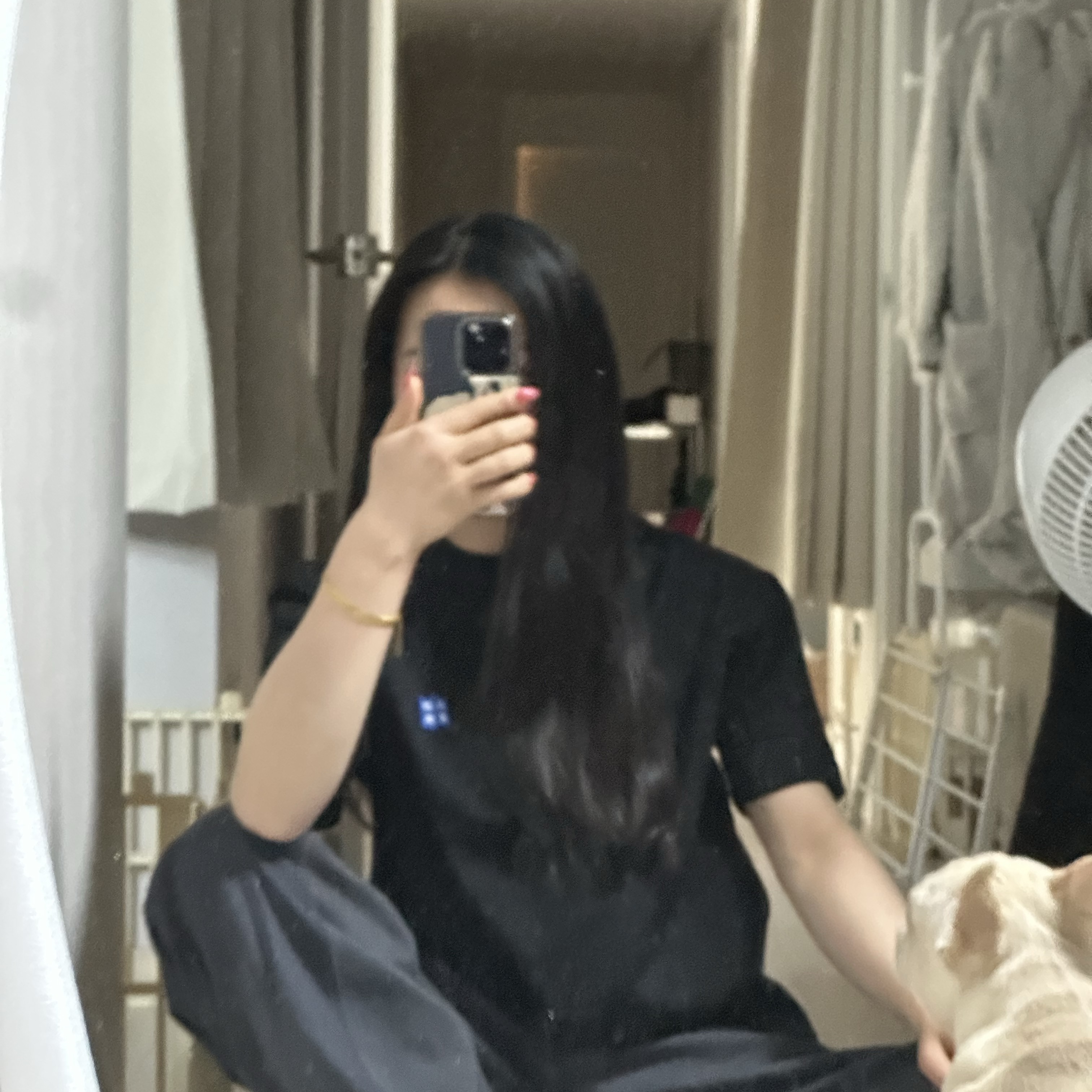 Ader Error Sig; TRS/BL Tag T-Shirt 04 Black, Ader Error Sig; TRS/BL Tag T-Shirt 01 Black 착용 스타일 - 1