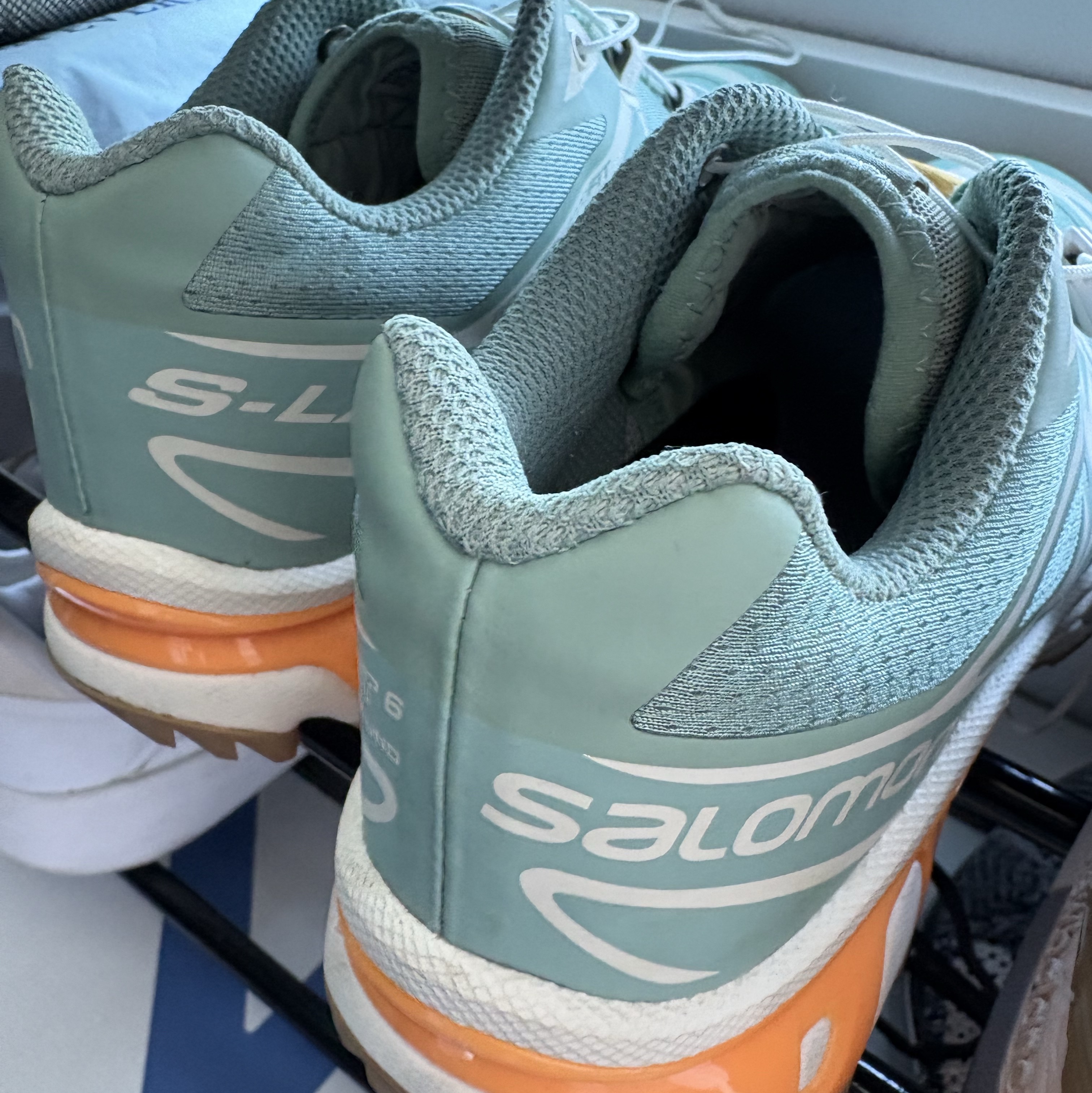Salomon XT-6 Granite Green Blazing Orange 착용 스타일