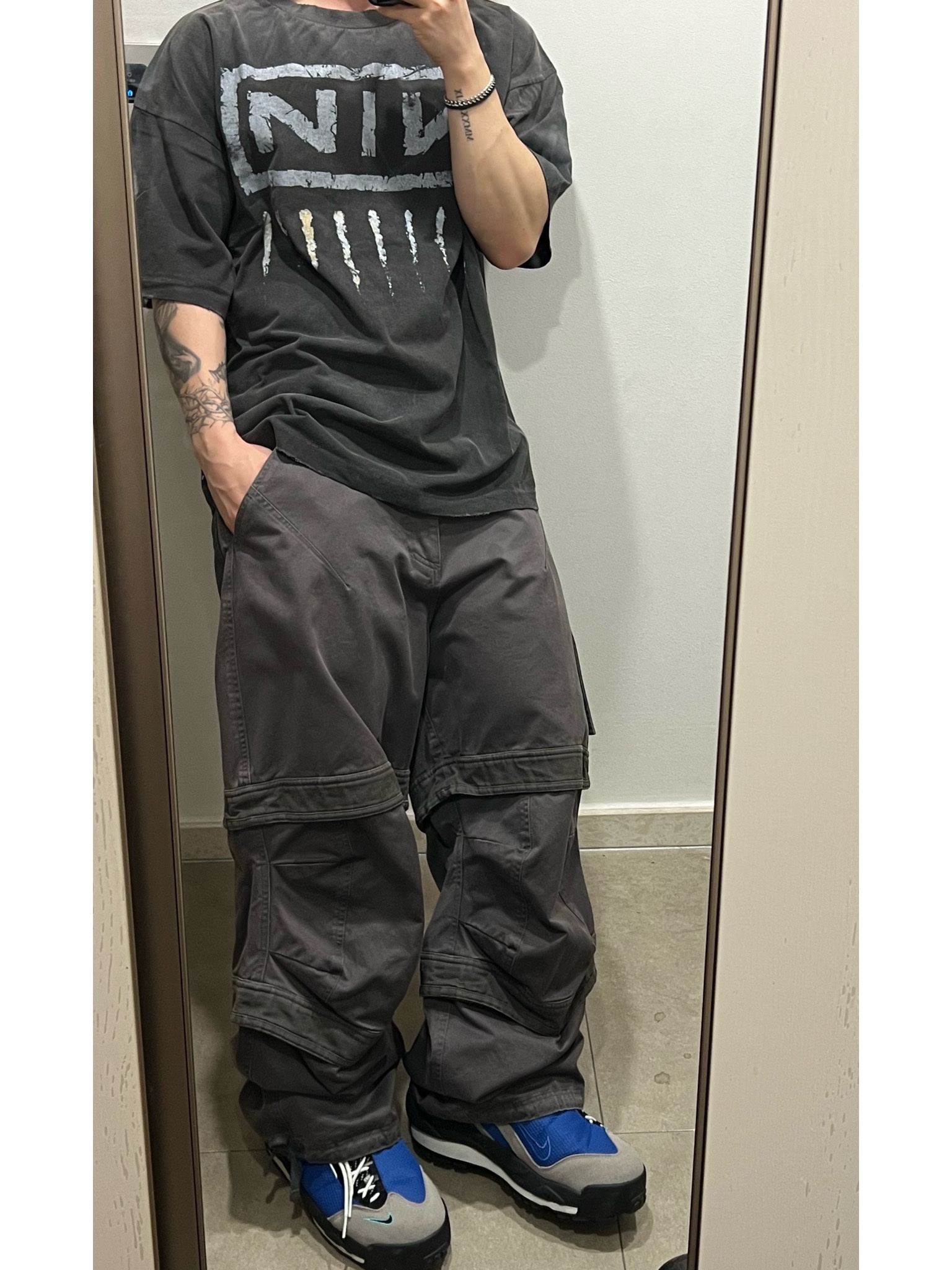 Nike x Sacai Magmascape SP Varsity Royal, farfromwhat far layered work pants_charcoal 착용 스타일 - 2