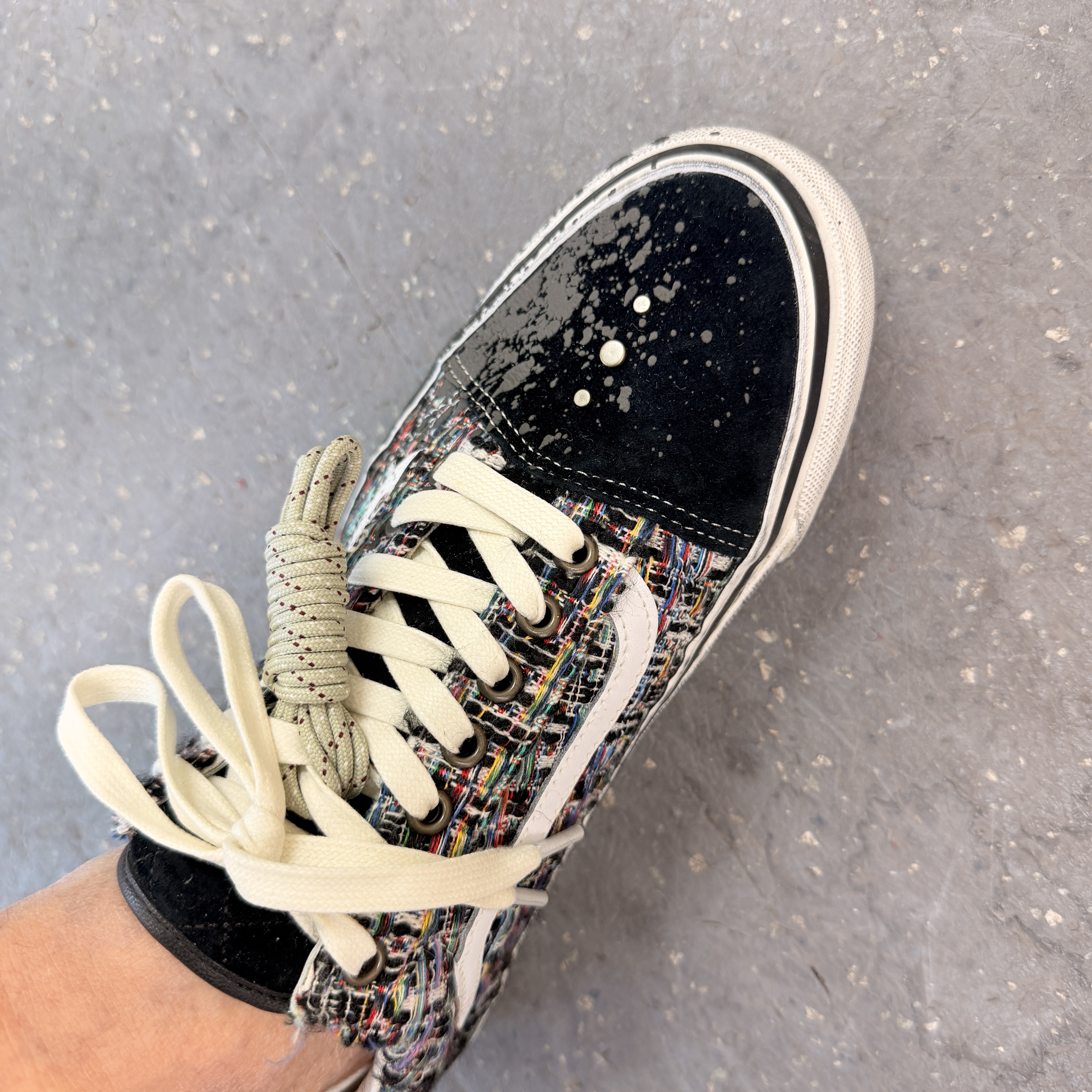 Vans Premium Old Skool Black Grey 착용 스타일