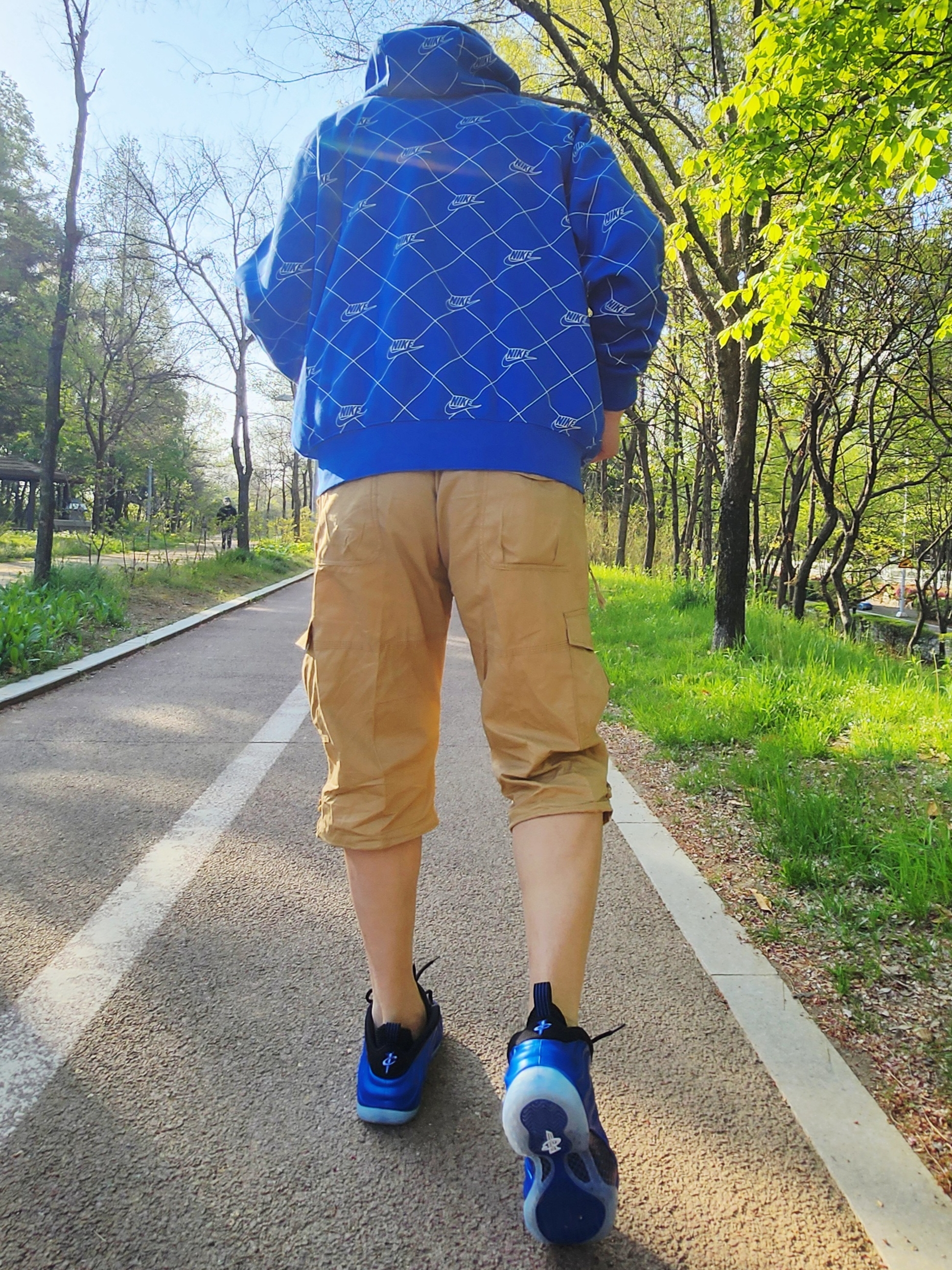 Nike Air Foamposite One International Blue 착용 스타일
