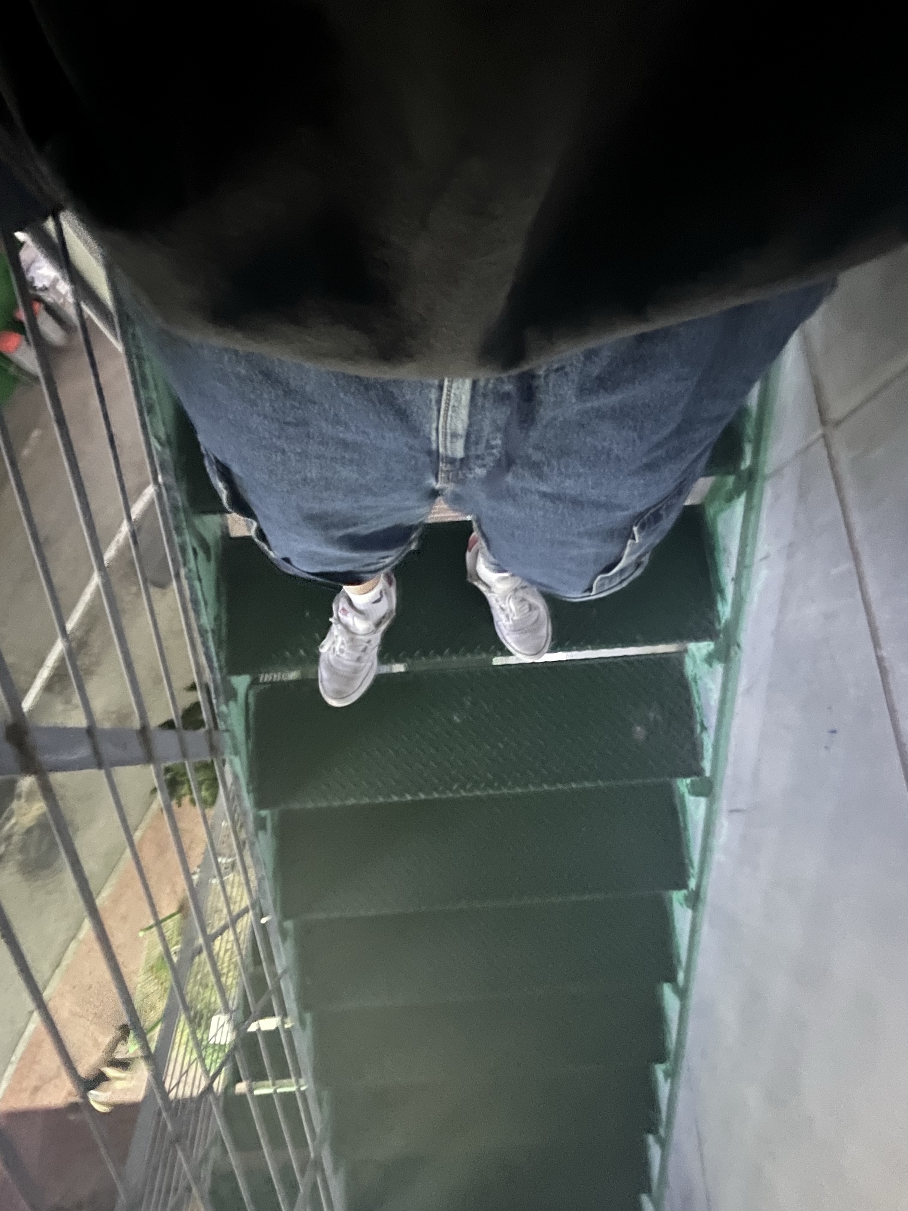 GU x Undercover Denim Convertible Wide Cargo Pants Blue 착용 스타일 - 4