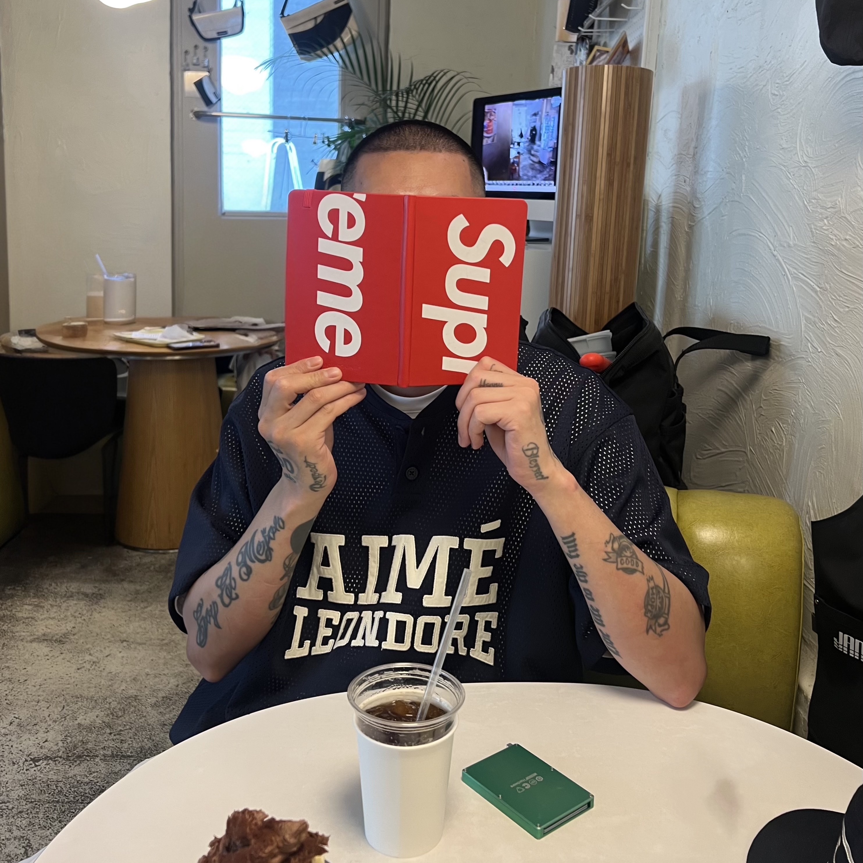 Supreme x Moleskine Notebook Red - 24FW 착용 스타일 - 1