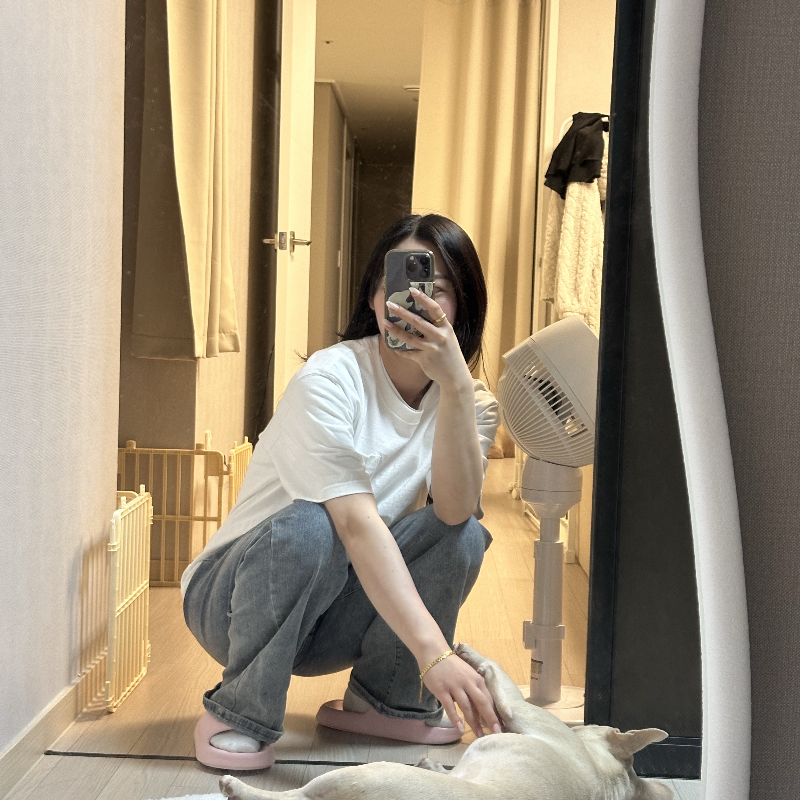 Carhartt Loose Fit Heavyweight Regular Short Sleeve Pocket T-Shirt White 착용 스타일 - 1