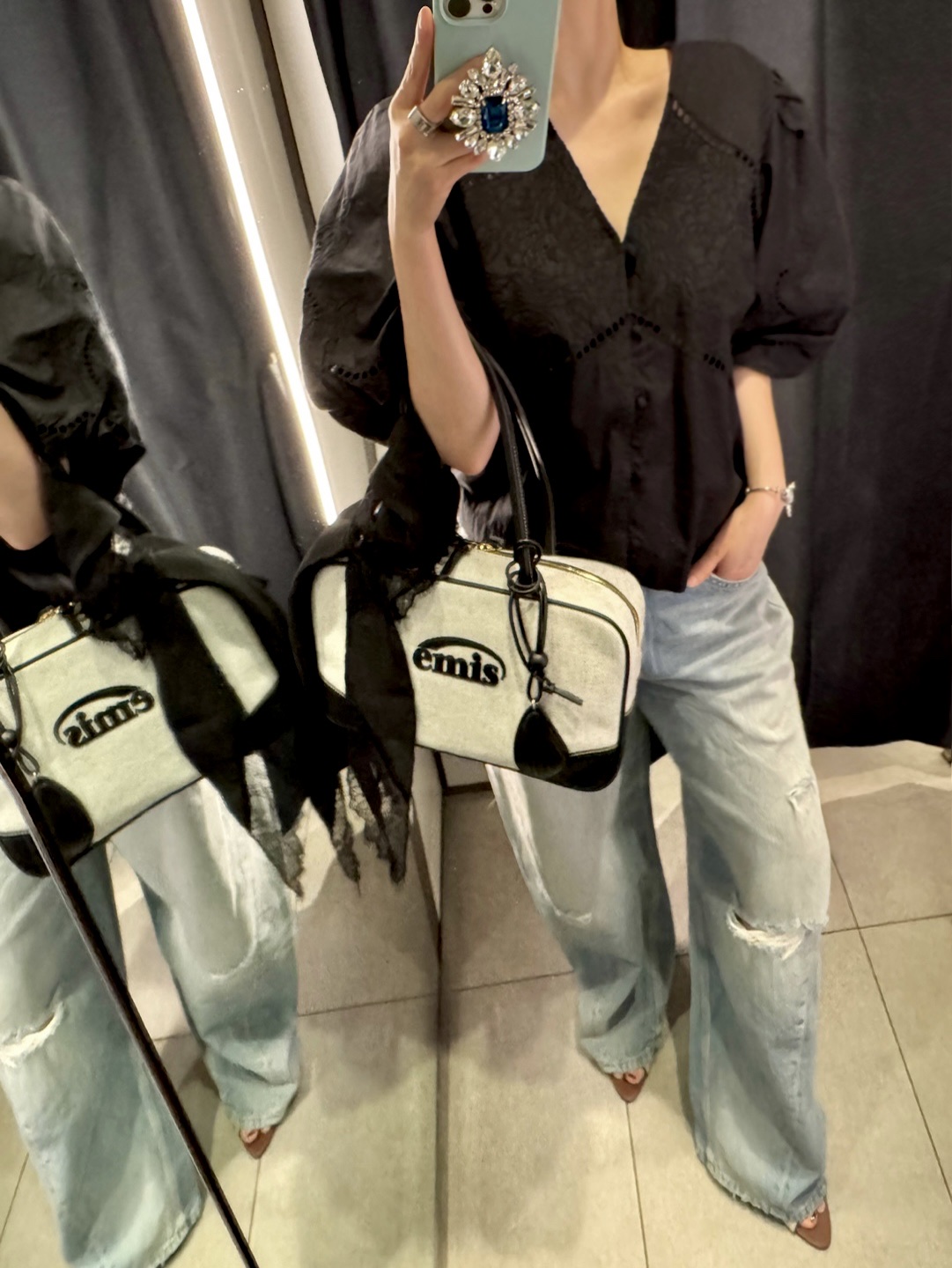 Emis Canvas Leather Tote Bag Black 착용 스타일 - 1