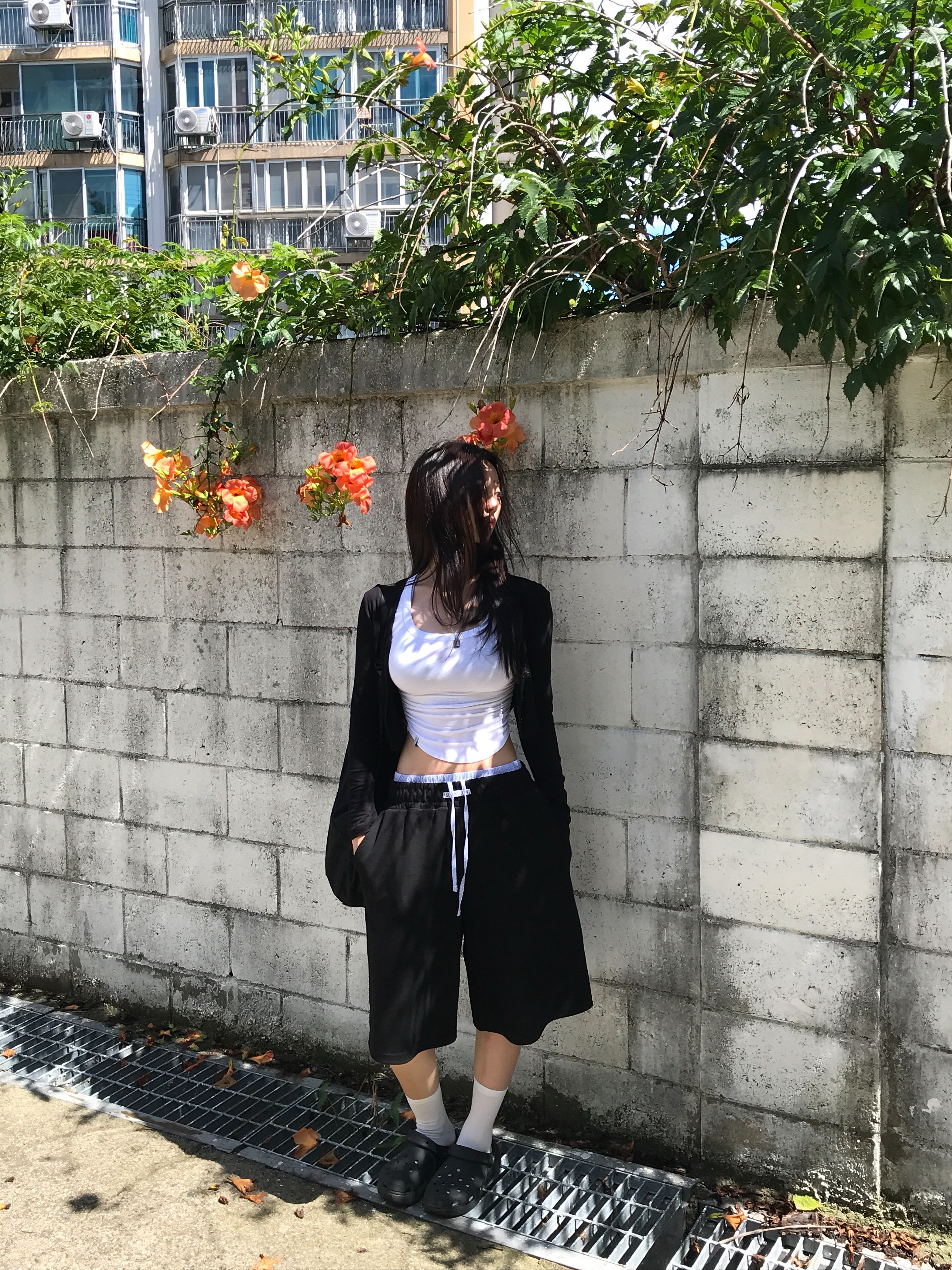 SLEEKGLOW Boxer Trunk Bermuda Pants Black 착용 스타일 - 1