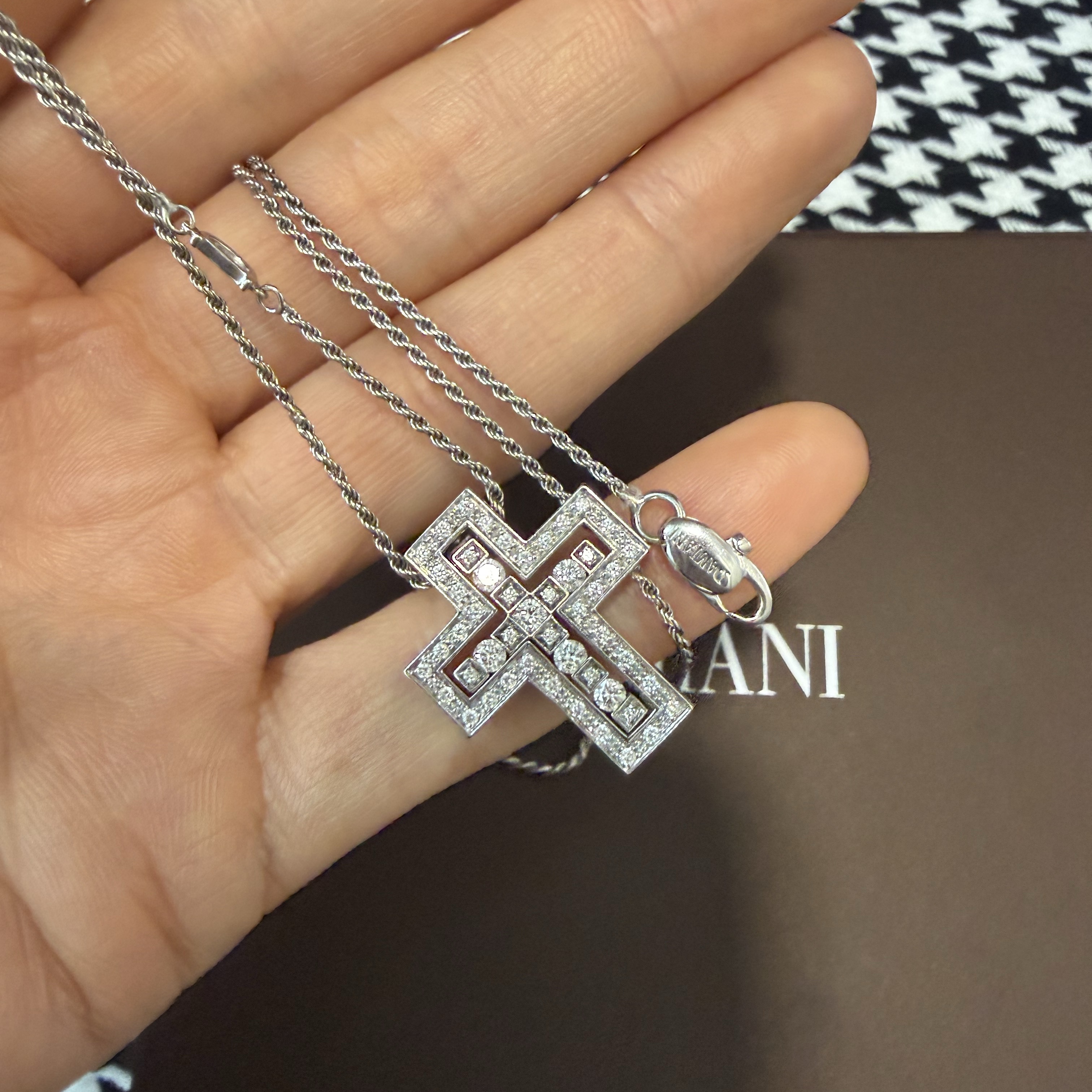Damiani Belle Epoque Diamonds Necklace White Gold 착용 스타일