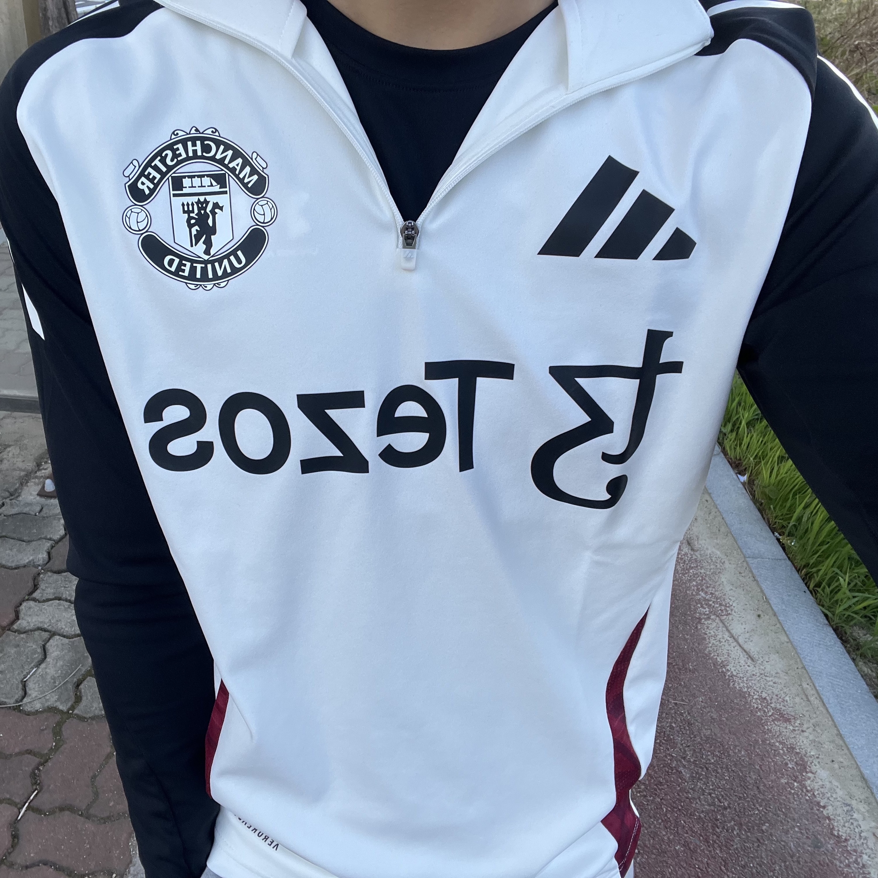Adidas Manchester United Tiro 24 Training Top Off White Black - US Sizing 착용 스타일