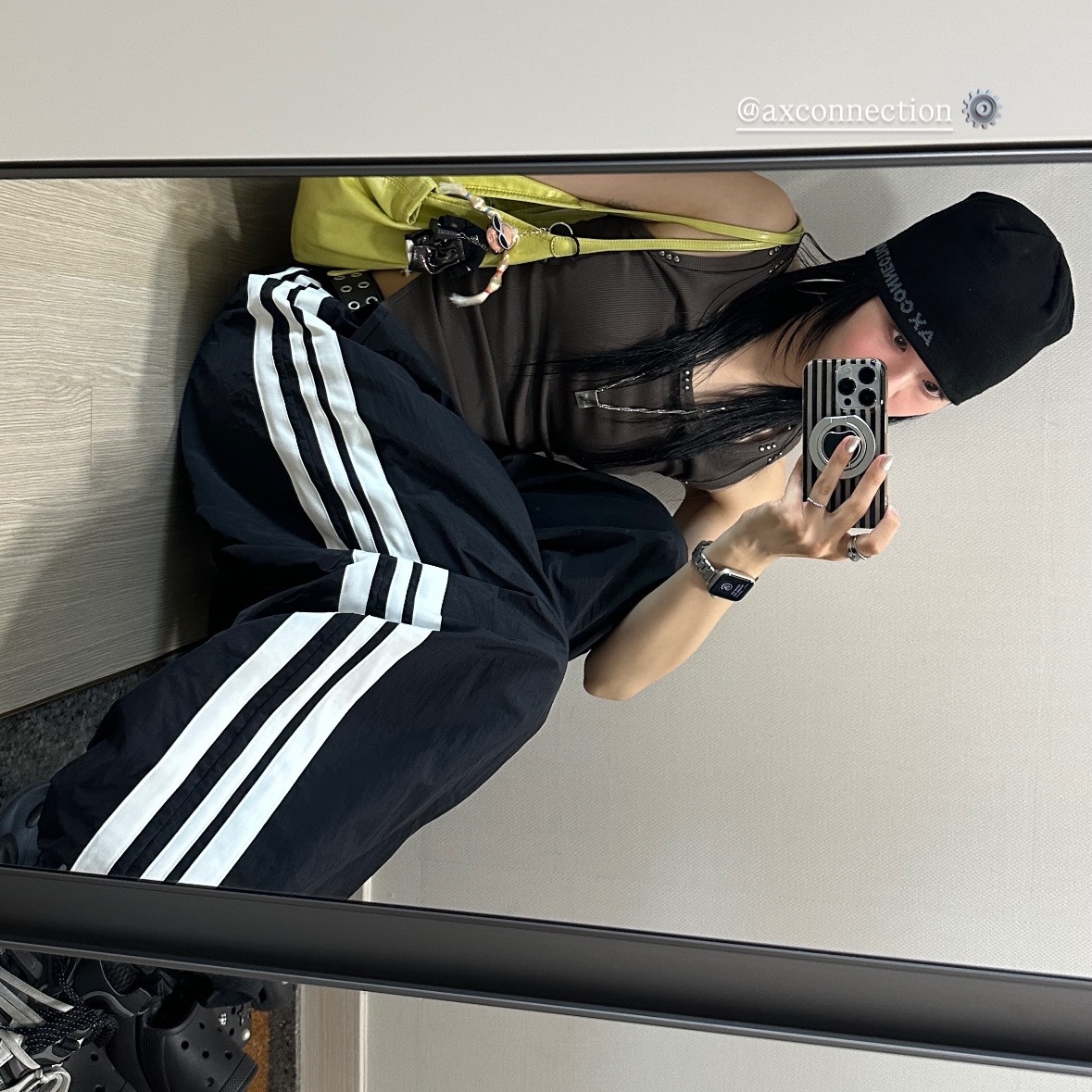 AX CONNECTION Compass Logo Beanie (Lightweight) 착용 스타일