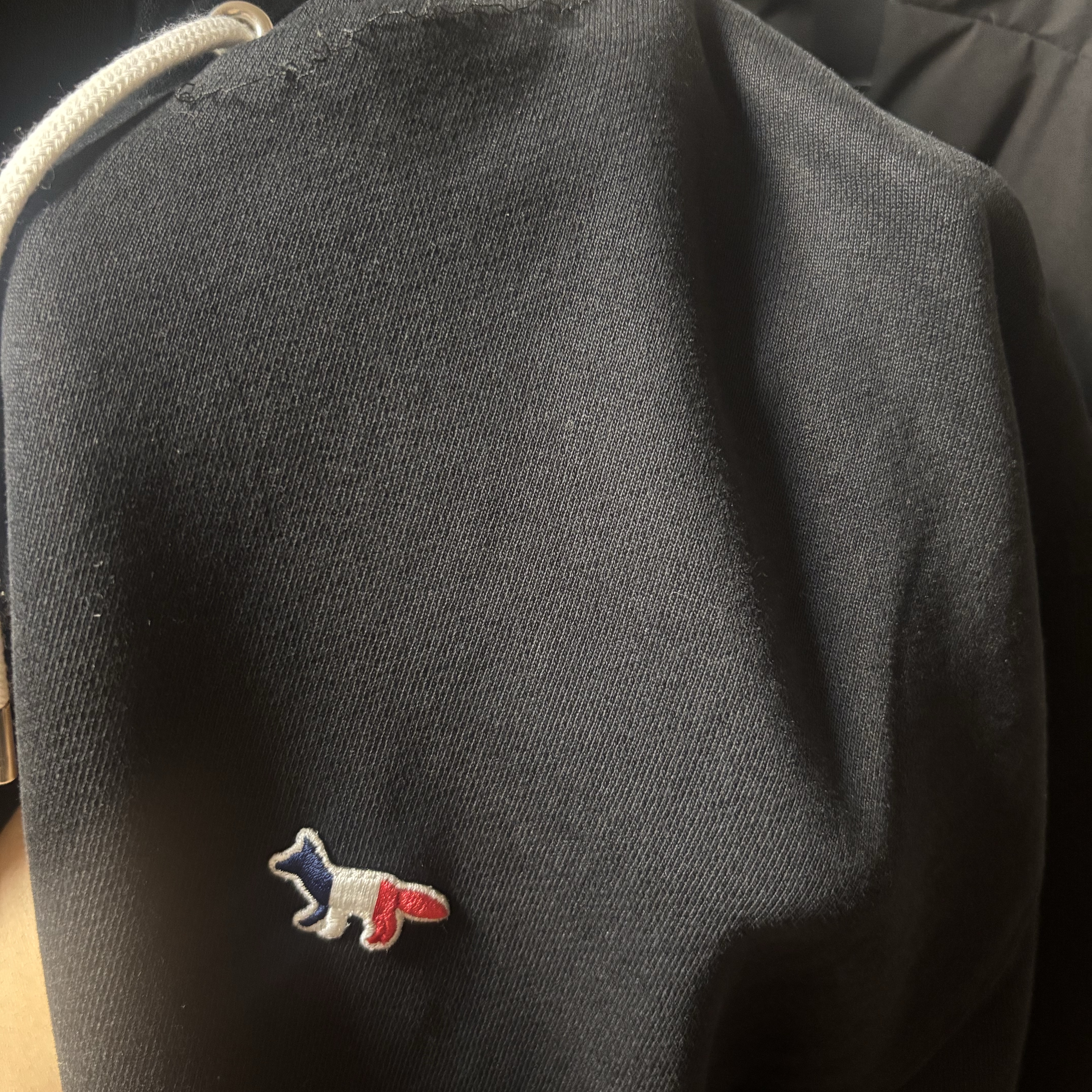 Maison Kitsune Tricolor Fox Patch Zip Hoodie Black 착용 스타일 - 2