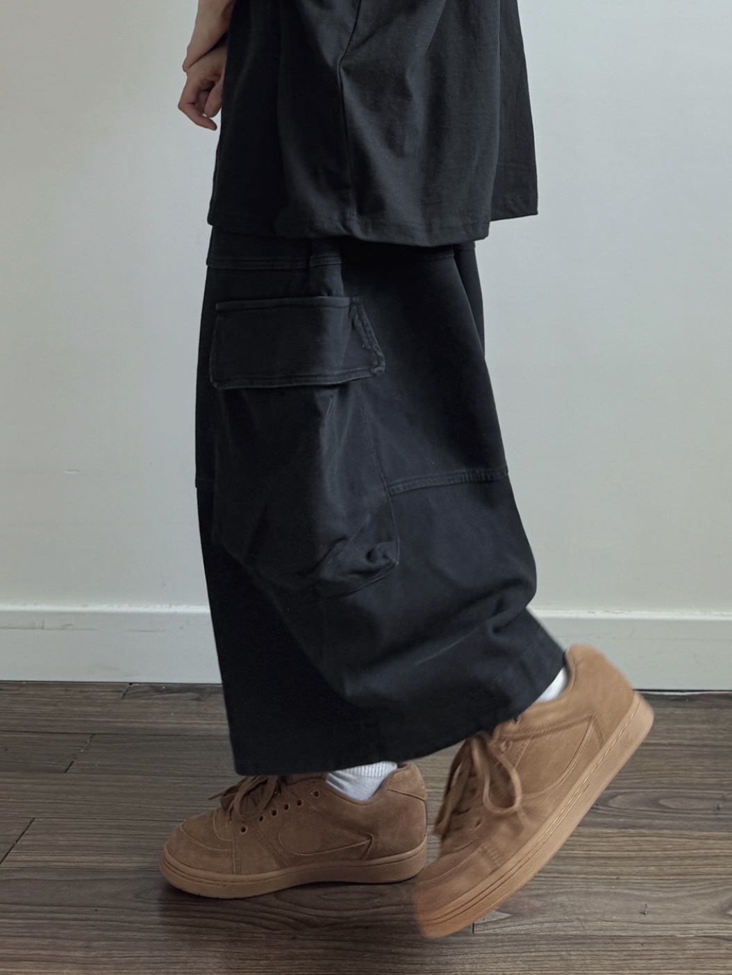 Mischief Lightweight Zip Around Backpack Black, Dr. Martens Reeder Wyoming Leather Utility Shoes Black 착용 스타일 - 8