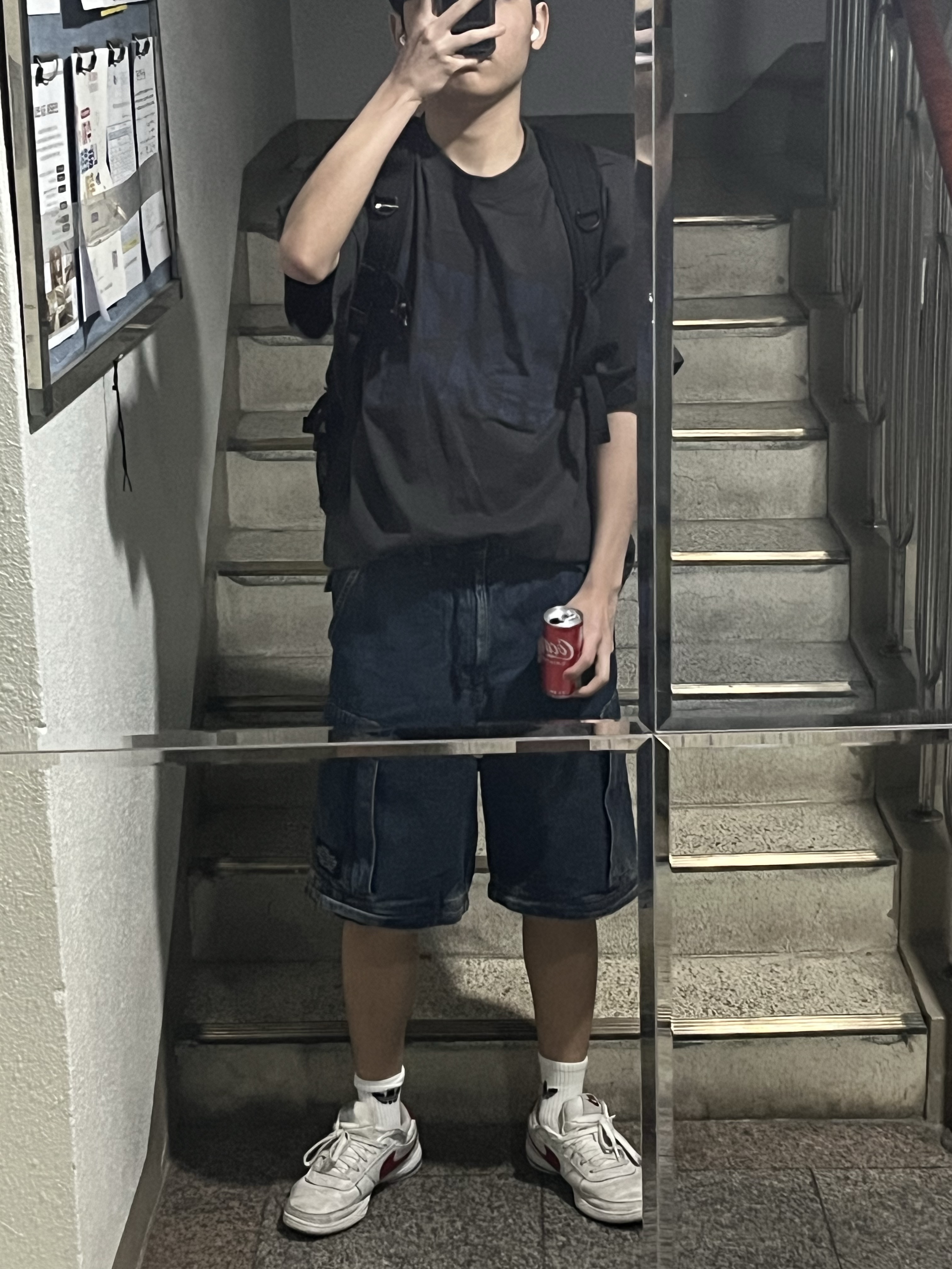 GU x Undercover Denim Convertible Wide Cargo Pants Blue 착용 스타일 - 3