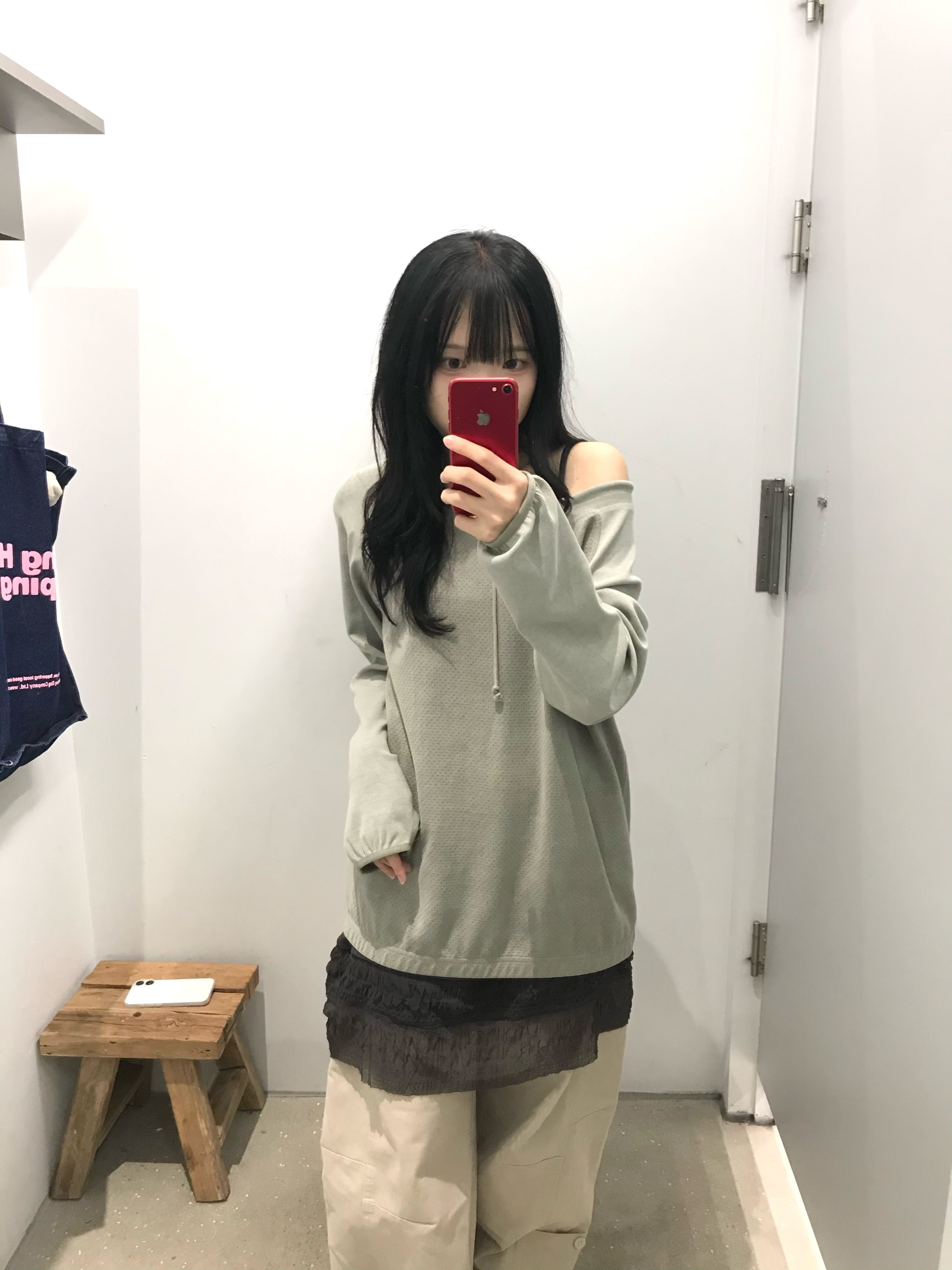Polyteru Women Mellow Pullover Light Sage 착용 스타일 - 2