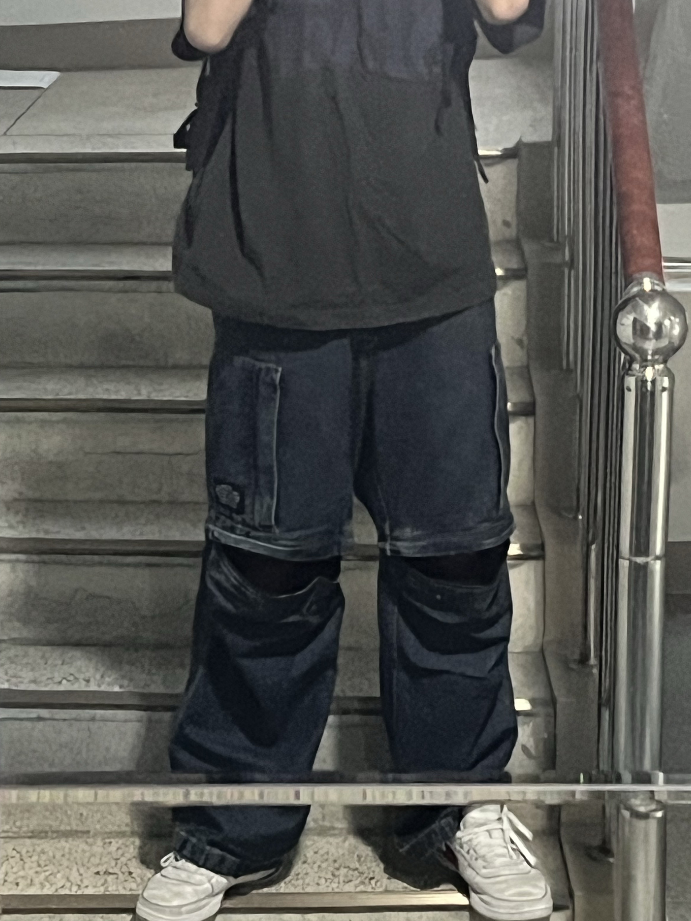 GU x Undercover Denim Convertible Wide Cargo Pants Blue 착용 스타일 - 1