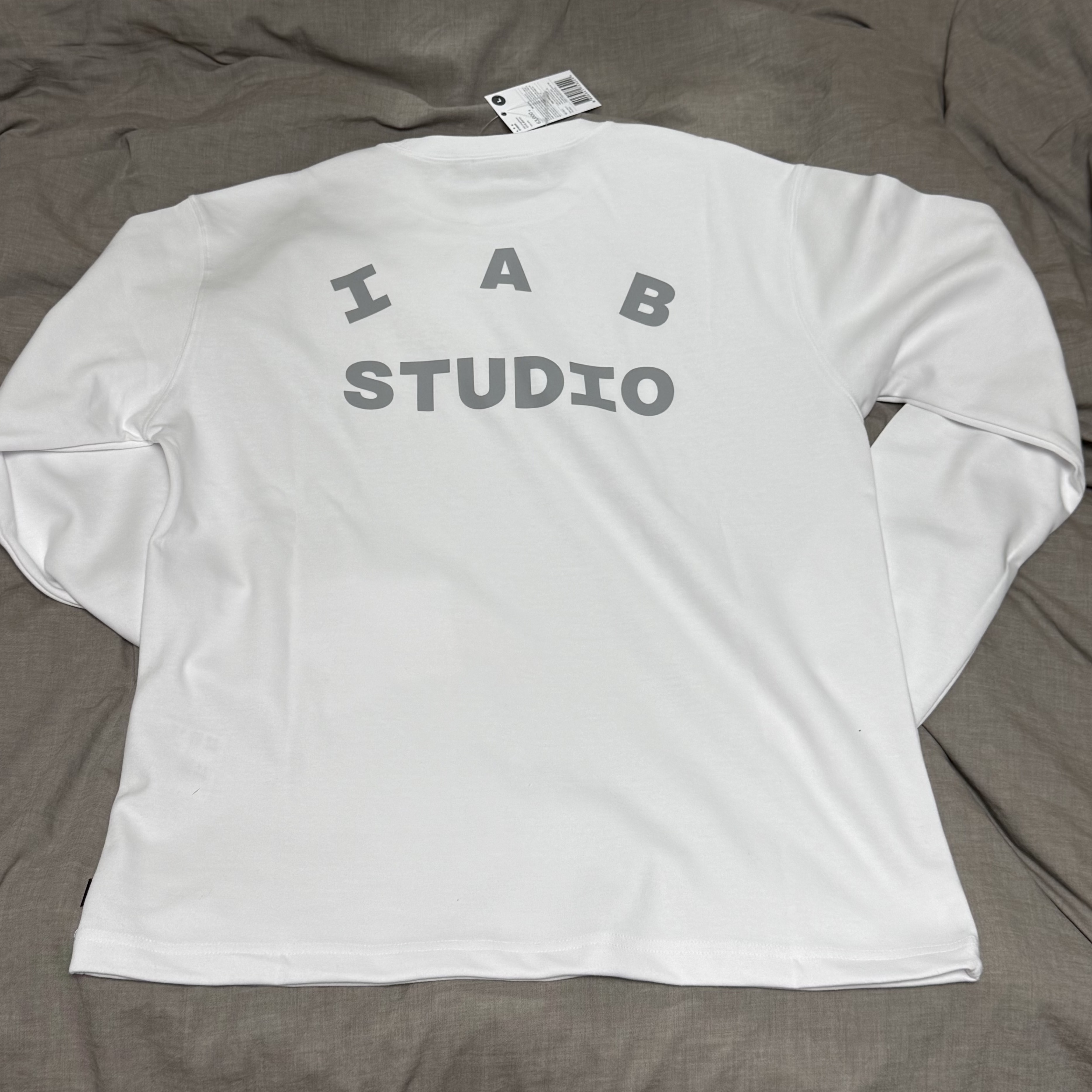 IAB Studio IAB Long Sleeve White - 26SS 착용 스타일 - 2