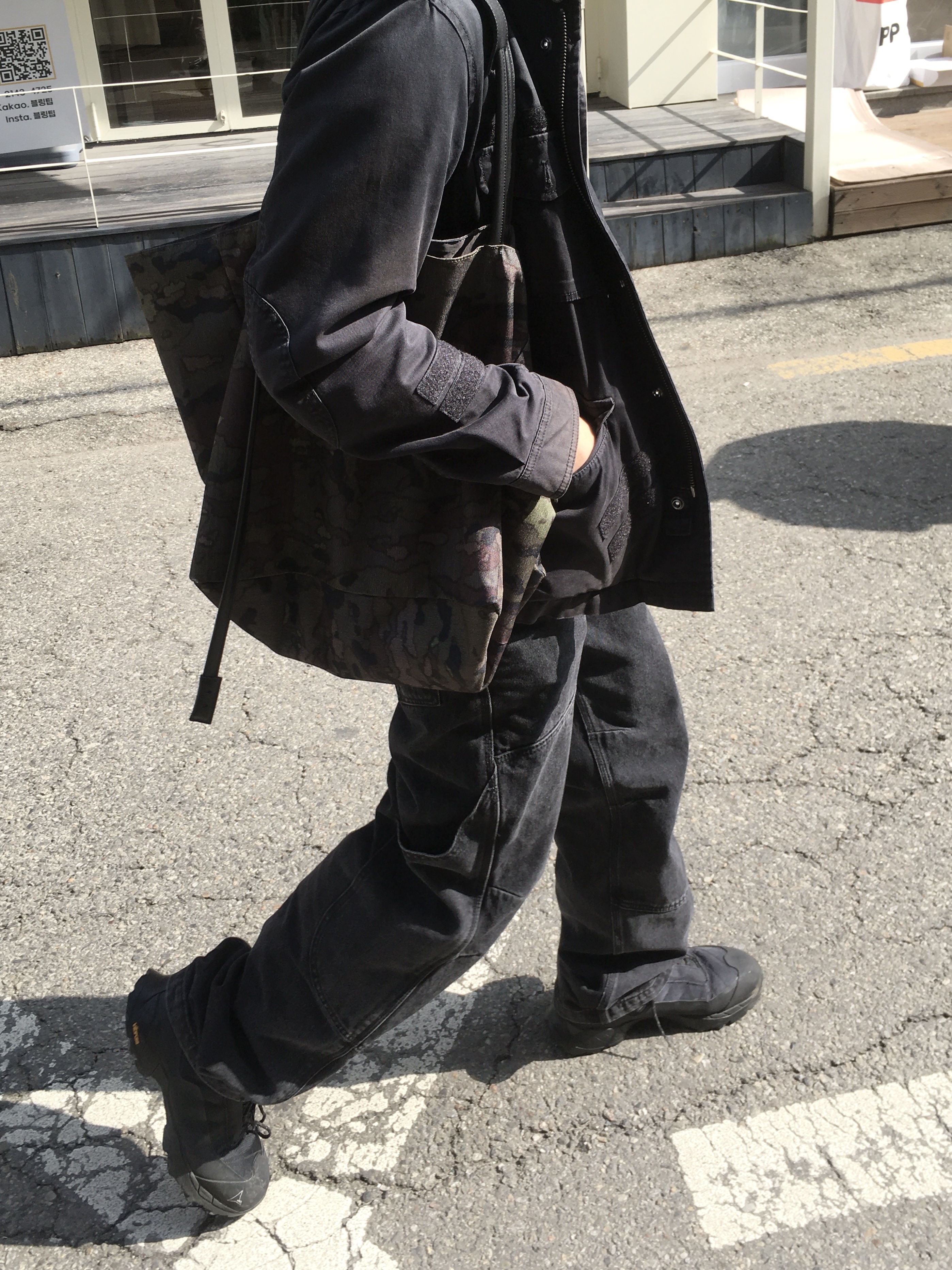 Xlim Synopsis 01 Bag Black, Roa Hiking Katharina Black 착용 스타일 - 2