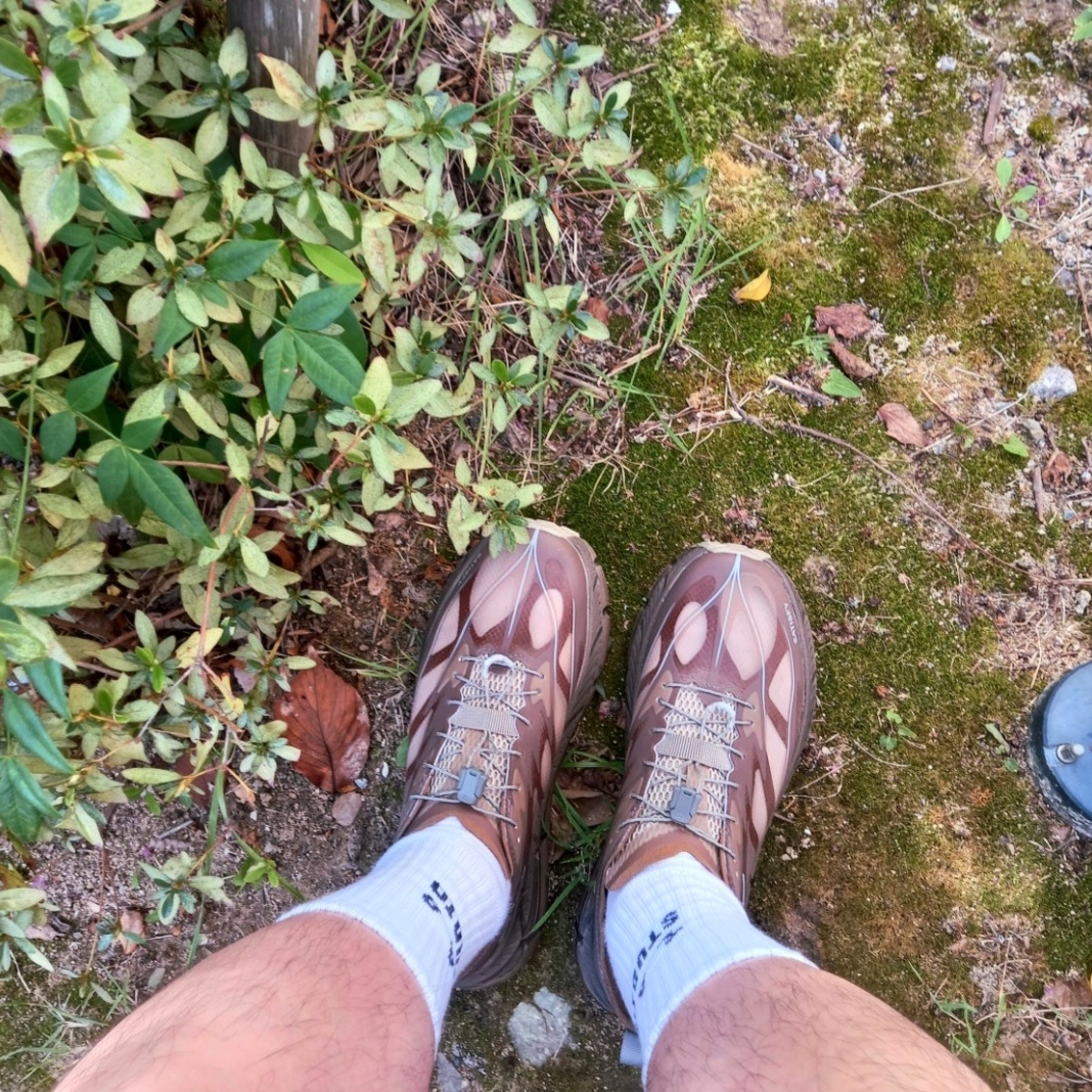 IAB Studio Socks White (5 Pack), Hoka x Satisfy Mafate Speed 4 Lite Rubber 착용 스타일 - 4