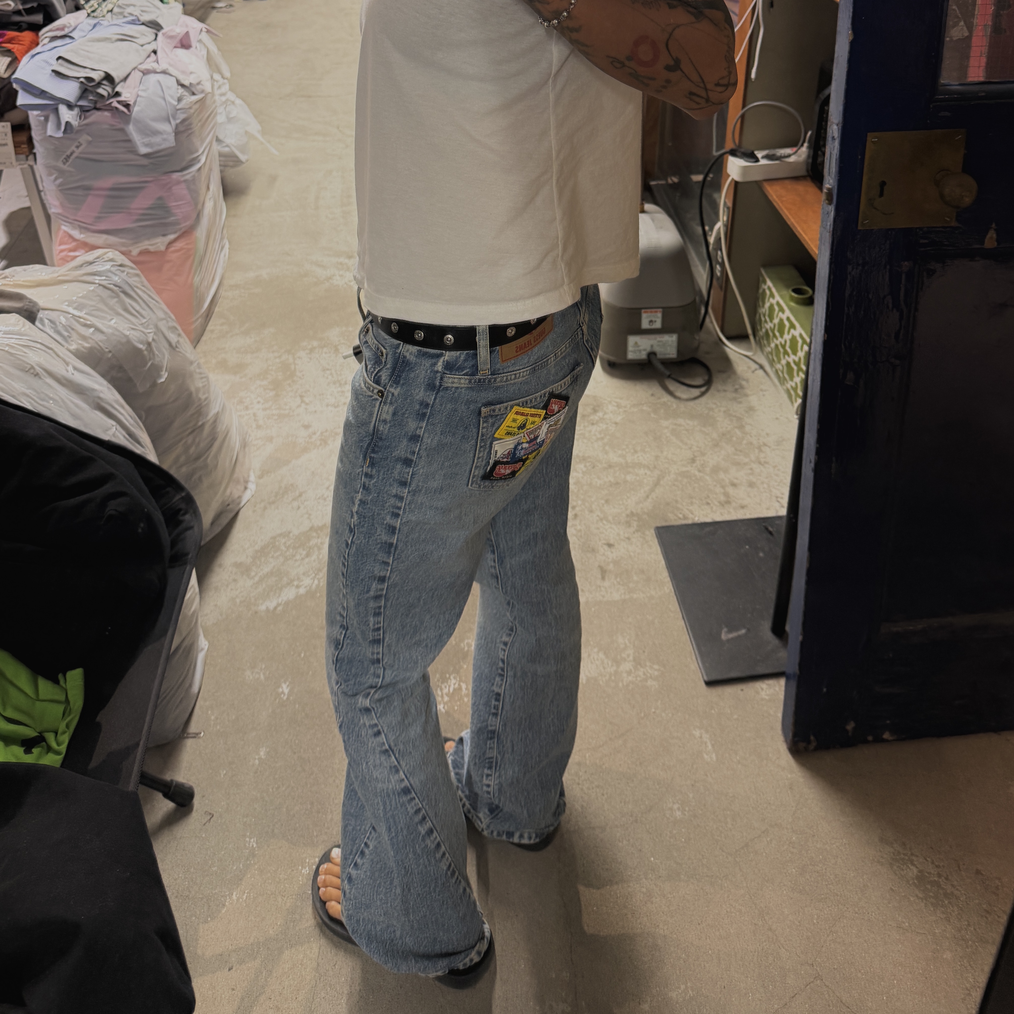 (W) GUESS Jeans x Hysteric Glamour Flare Jeans Light Blue 착용 스타일 - 2