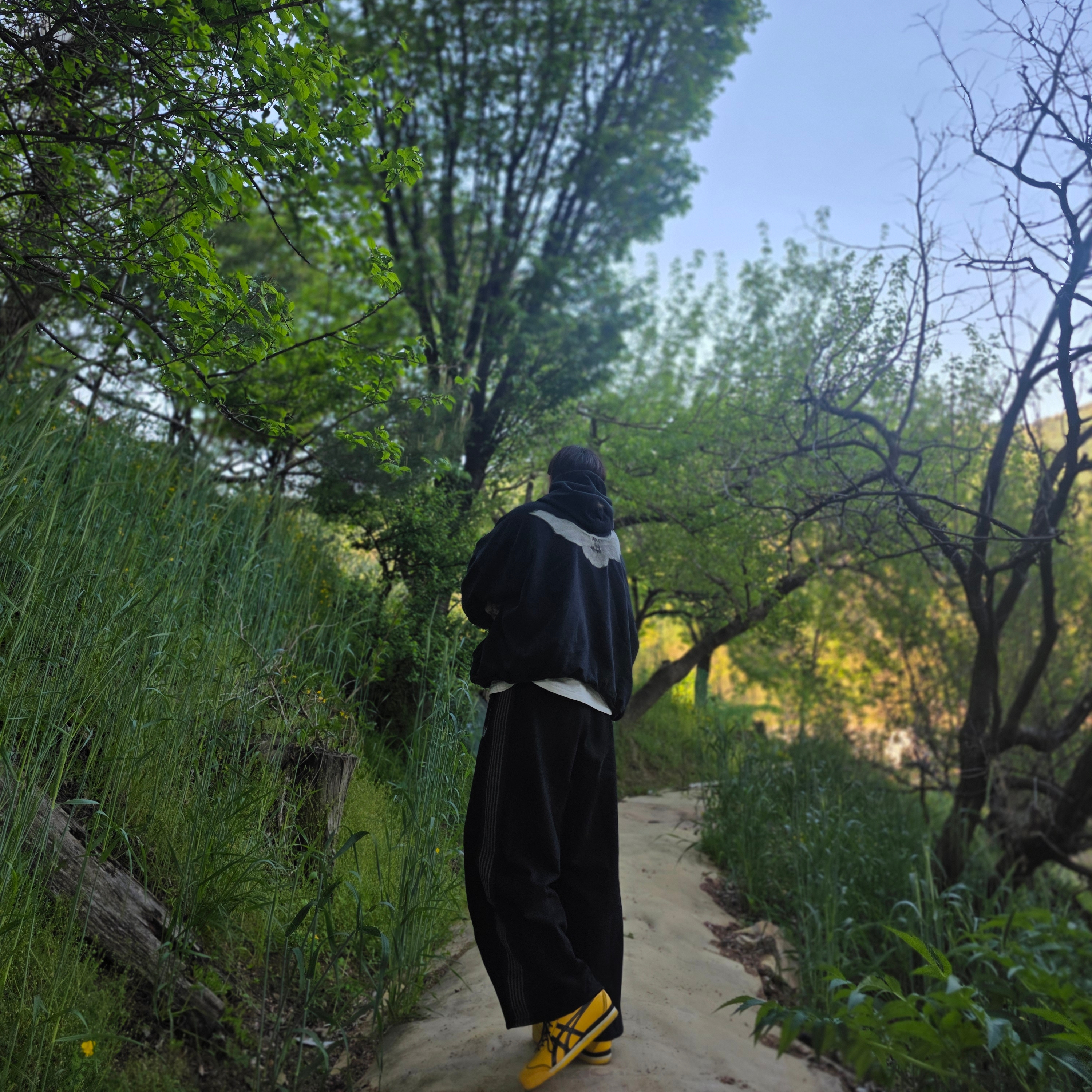 Needles x LHP H.D. Track Pants Black, Yeezy Gap Engineered By Balenciaga Dove Hoodie Washed Black 착용 스타일 - 2