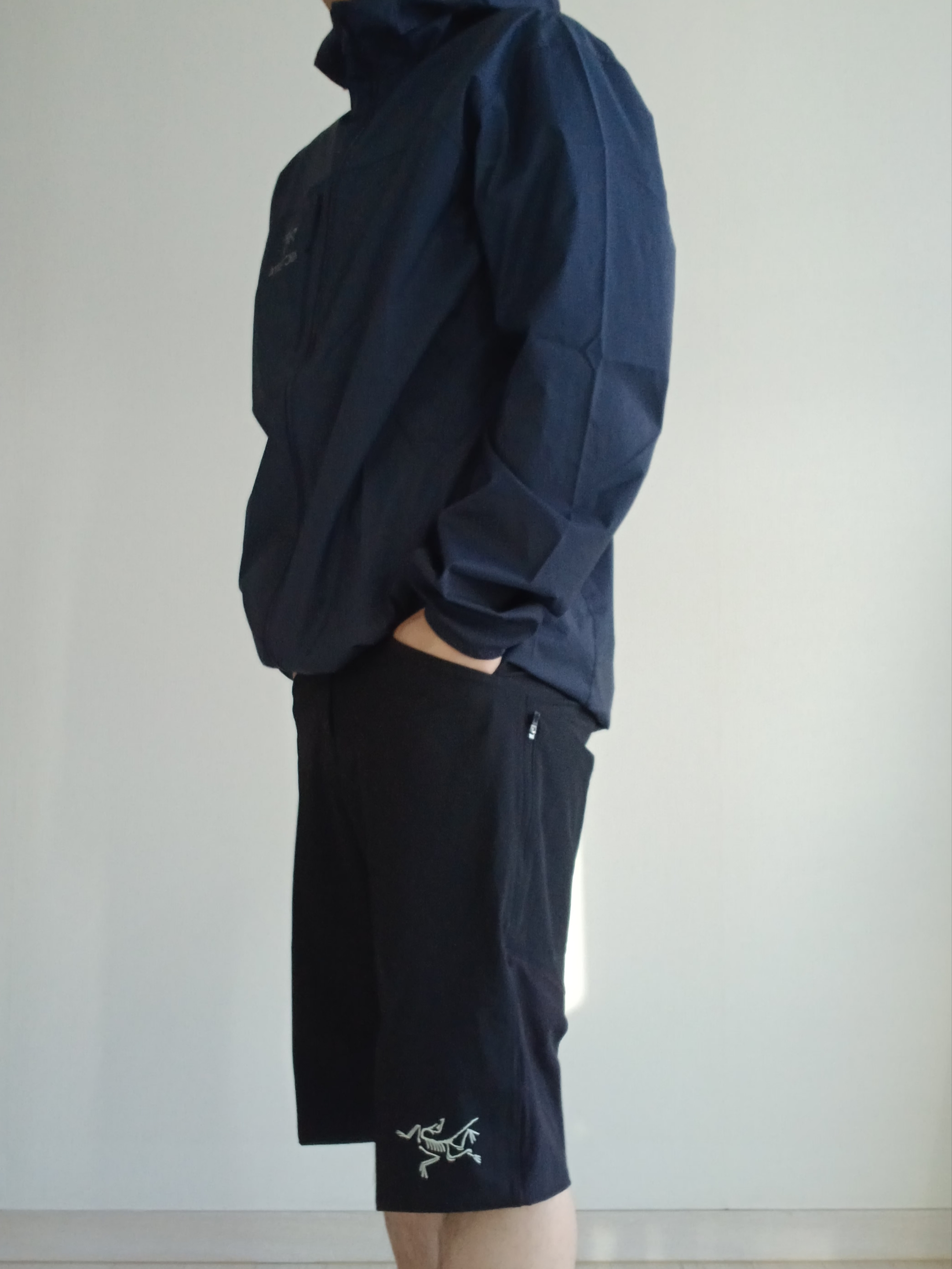 (W) Arc'teryx Rhoam Shorts Black, Arc'teryx Rhoam Shorts Black 착용 스타일 - 4