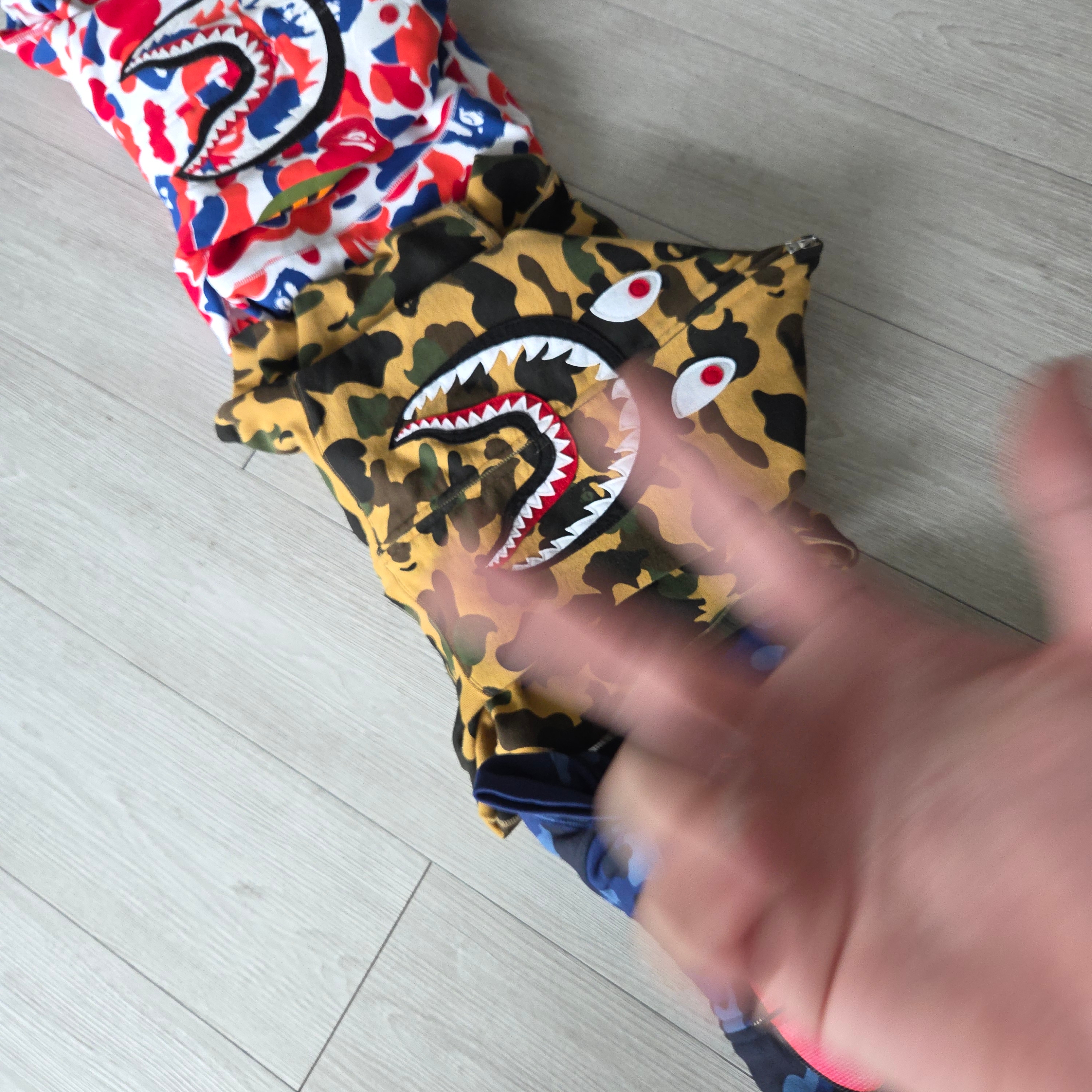 BAPE Full Zip Shark Hoodie Multi - Korea Exclusive, BAPE 1st Camo Shark Full Zip Hoodie Yellow 착용 스타일 - 1