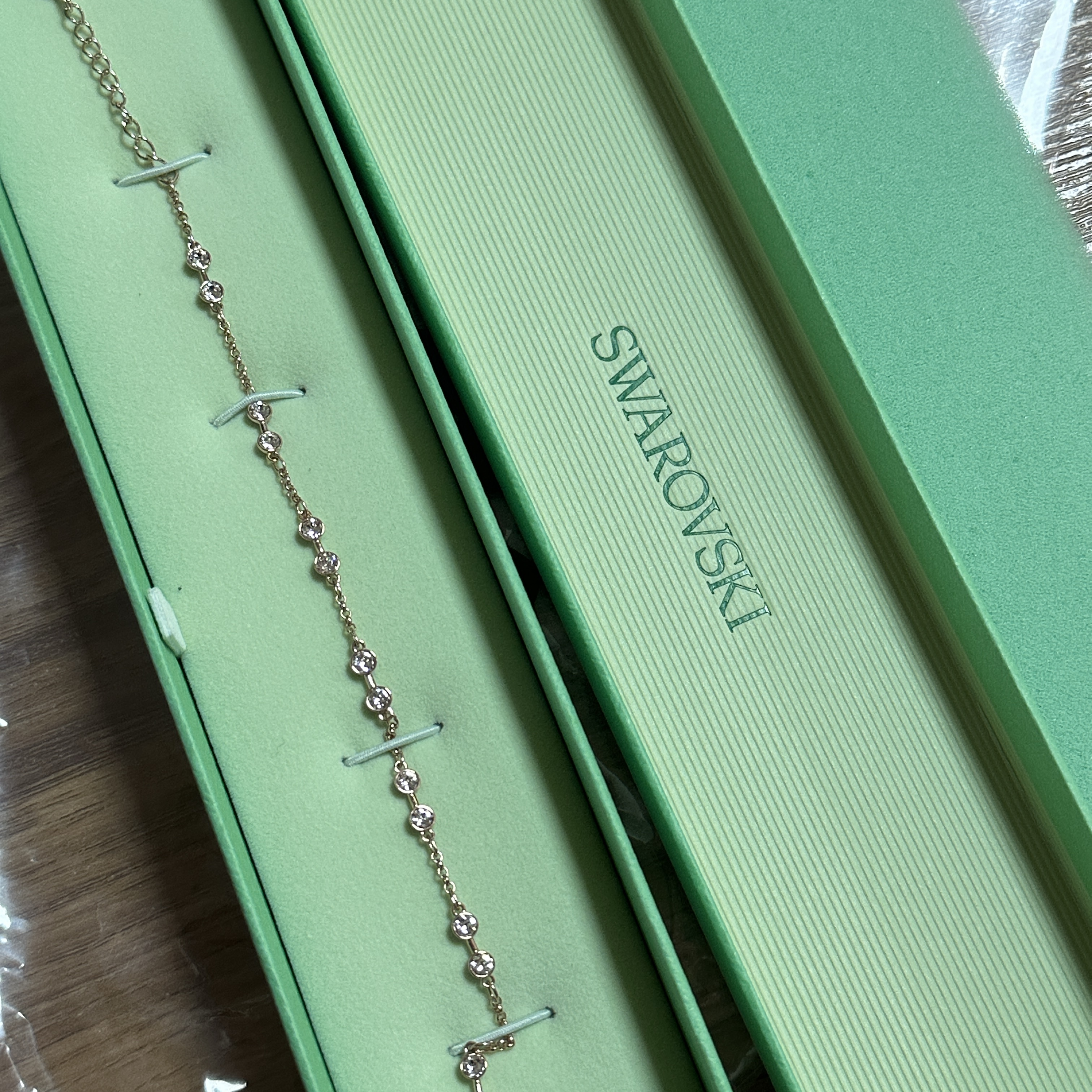 (W) Swarovski Remix Collection Strand Round Cut White Rose Gold Plated 착용 스타일
