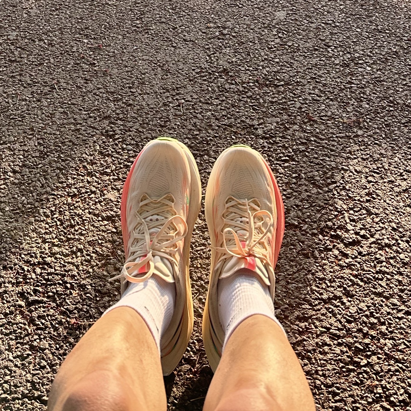 Asics Superblast 3 Seashell Sun Coral 착용 스타일 - 3