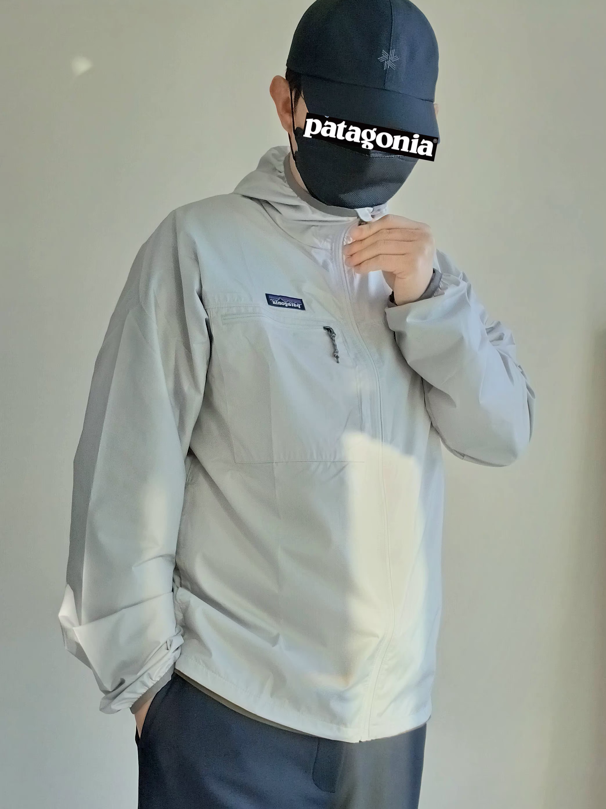 Goldwin Gore-Tex 3L Cap Black, Patagonia Light Variable Jacket Crisp Grey 착용 스타일 - 5