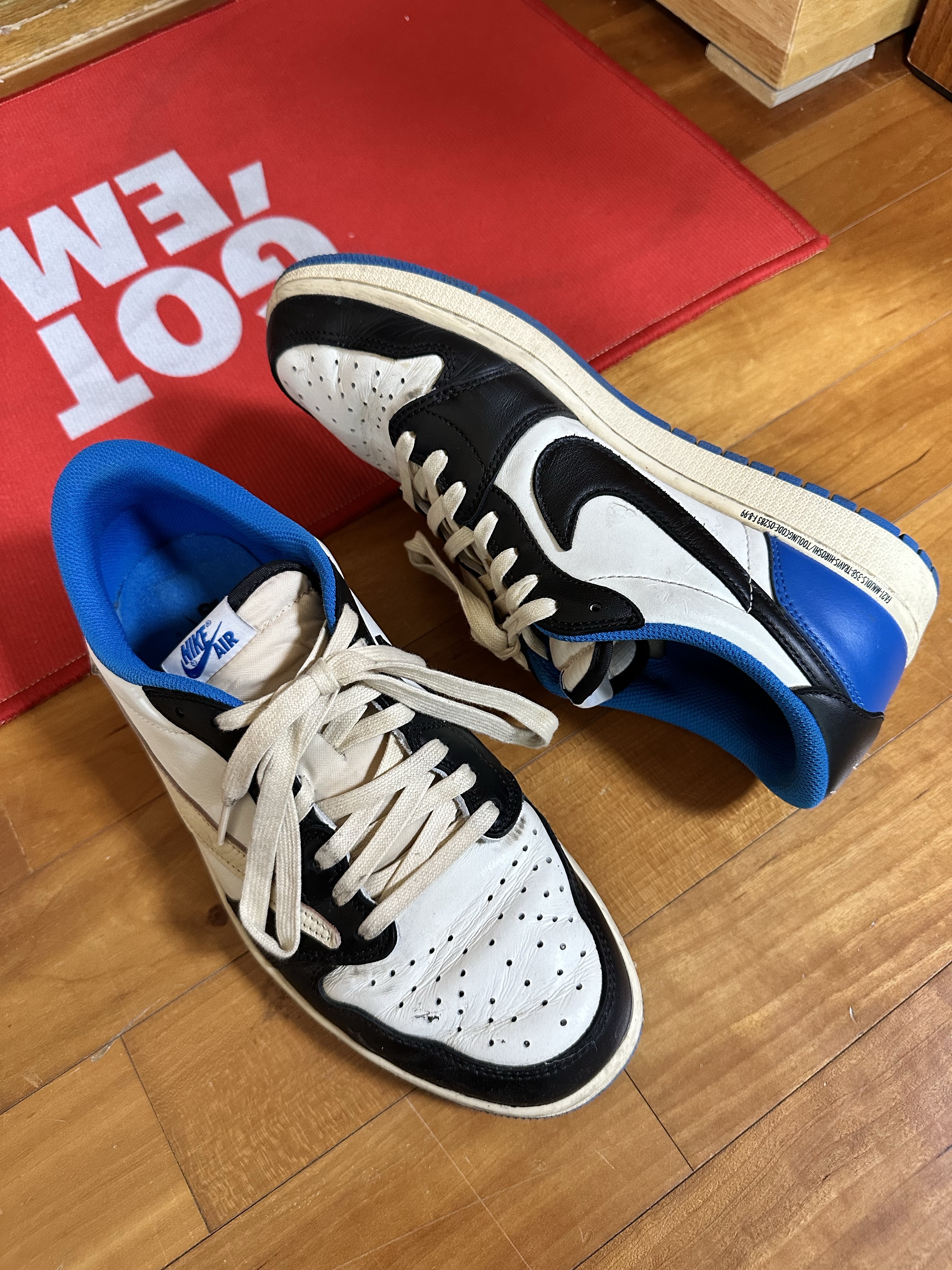 Jordan 1 x Travis Scott x Fragment Retro Low OG SP Military Blue 착용 스타일