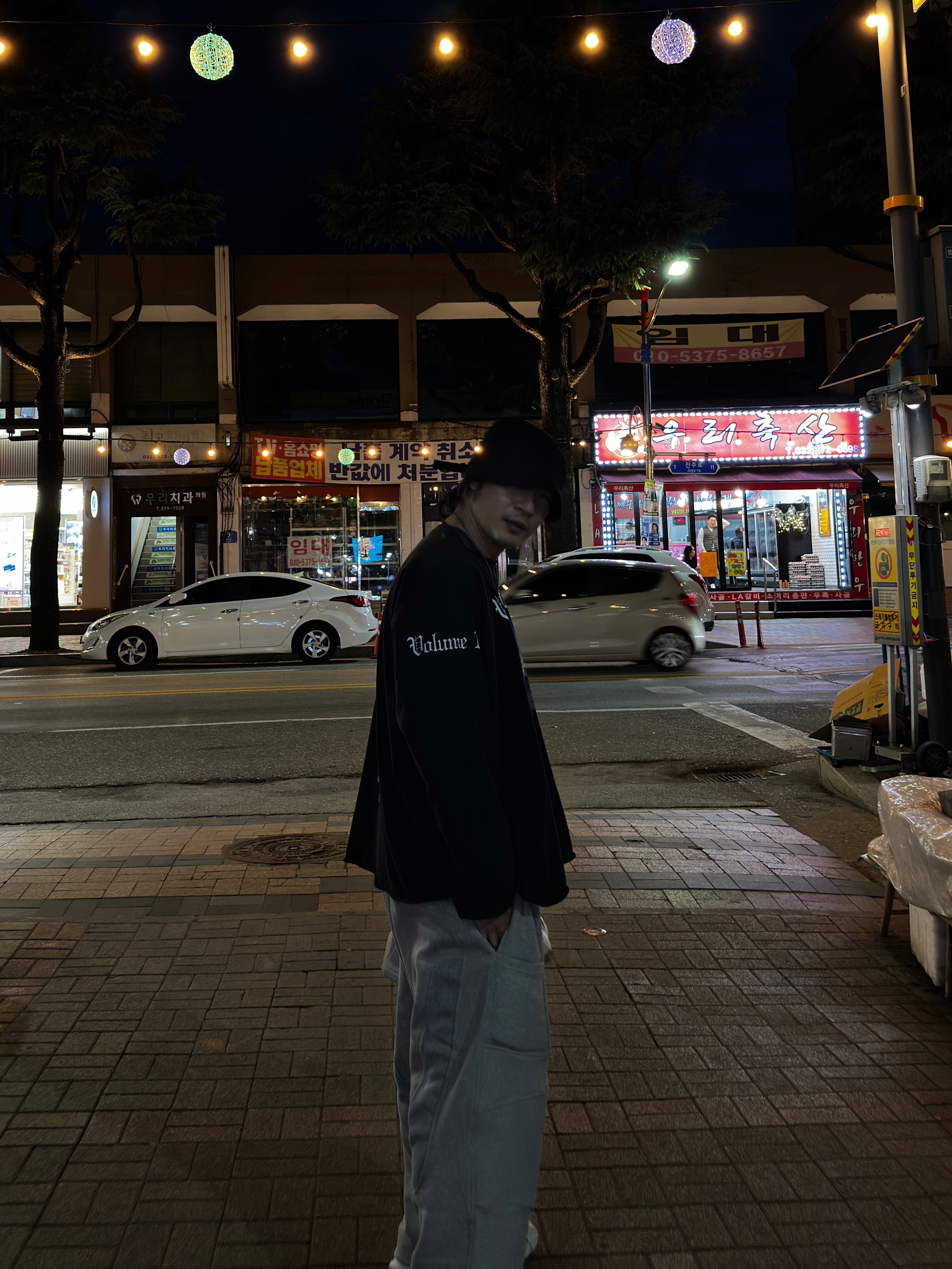 Wapworks Biker Sweat Pants Grey, Balenciaga Rubber Mold Closed Beige 착용 스타일 - 5