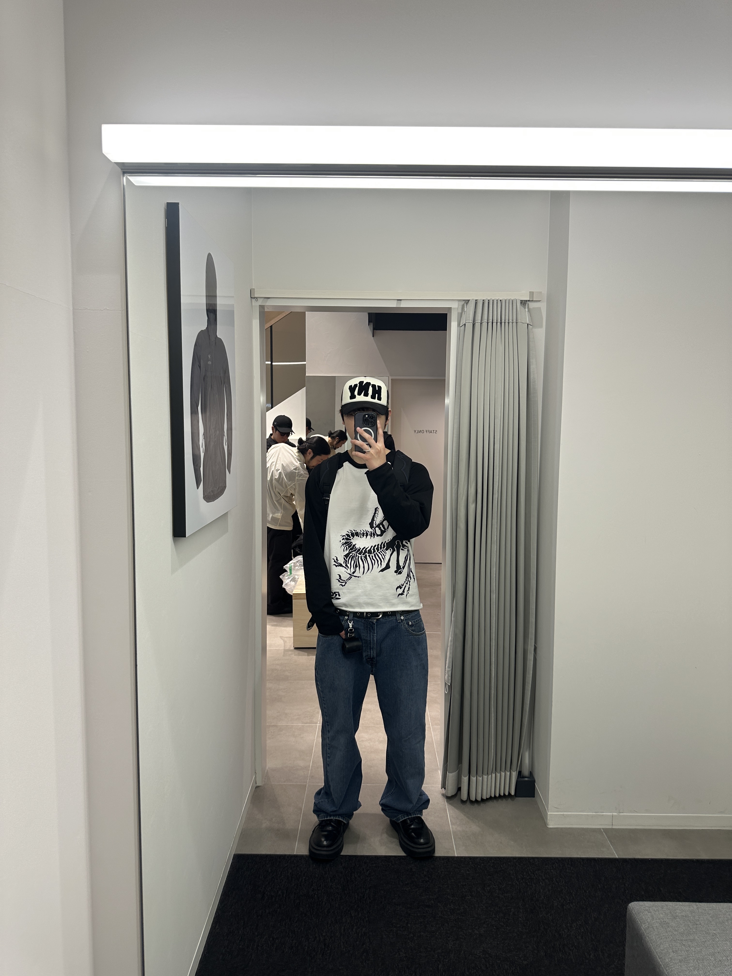 Honey Scoop House HNY Logo Trucker Cap Camo, ersco Straight Jeans Black 착용 스타일 - 4