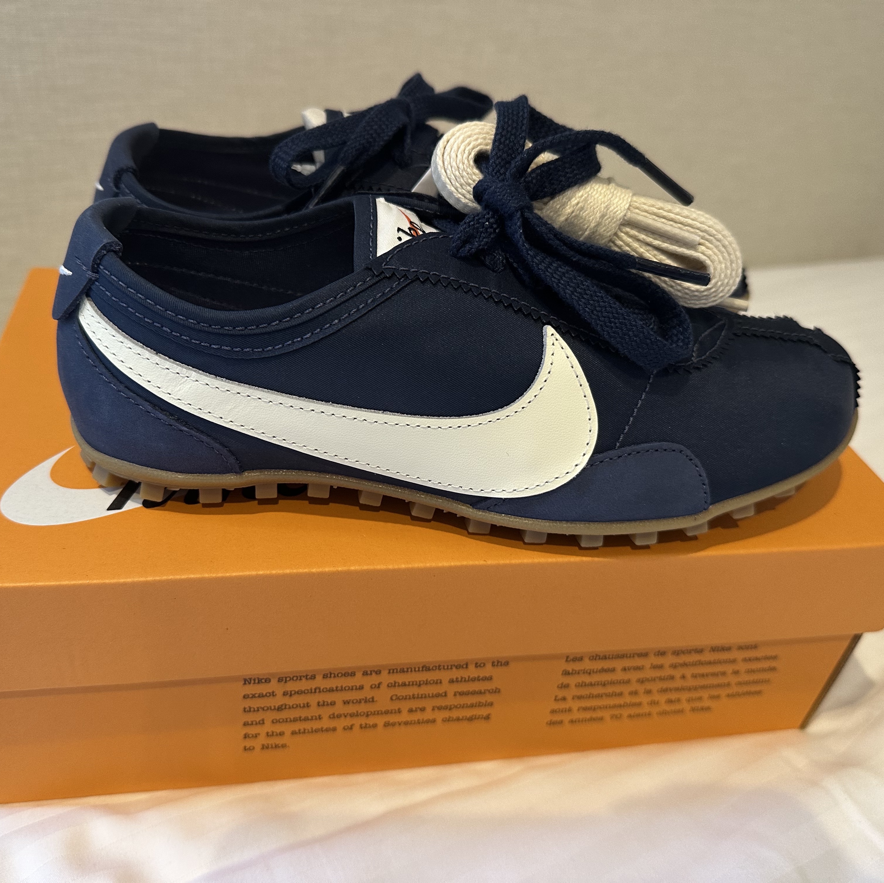 (W) Nike Moon Shoe OG Midnight Navy Gum Light Brown 착용 스타일