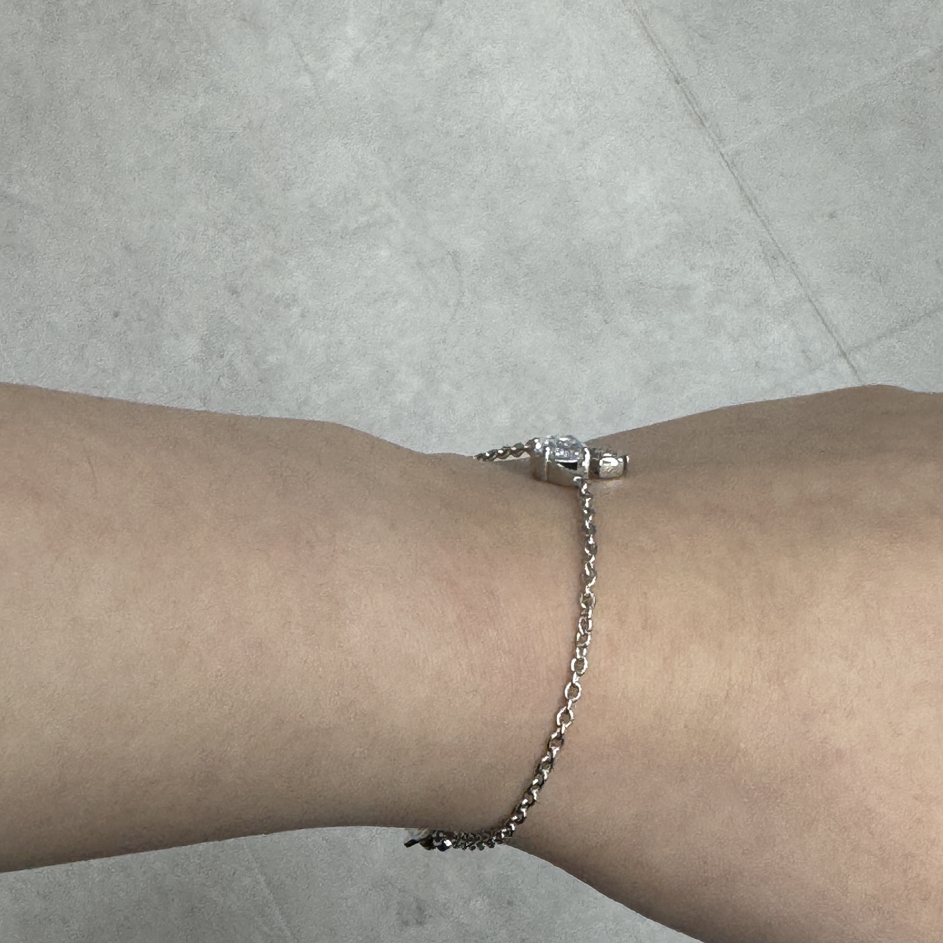 Vivienne Westwood Reina Small Bracelet Silver 착용 스타일 - 3
