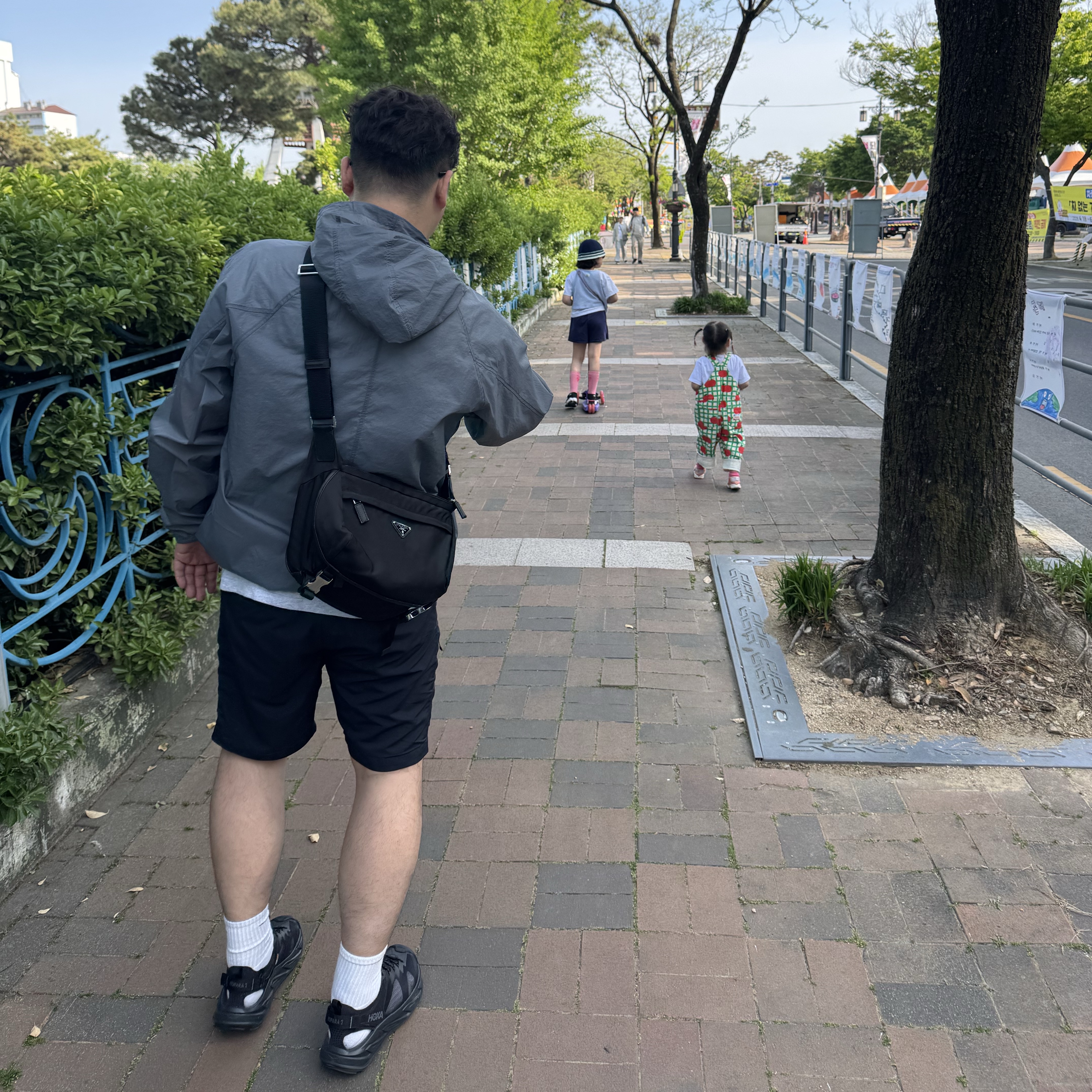 Hoka Hopara 2 Black 착용 스타일 - 1