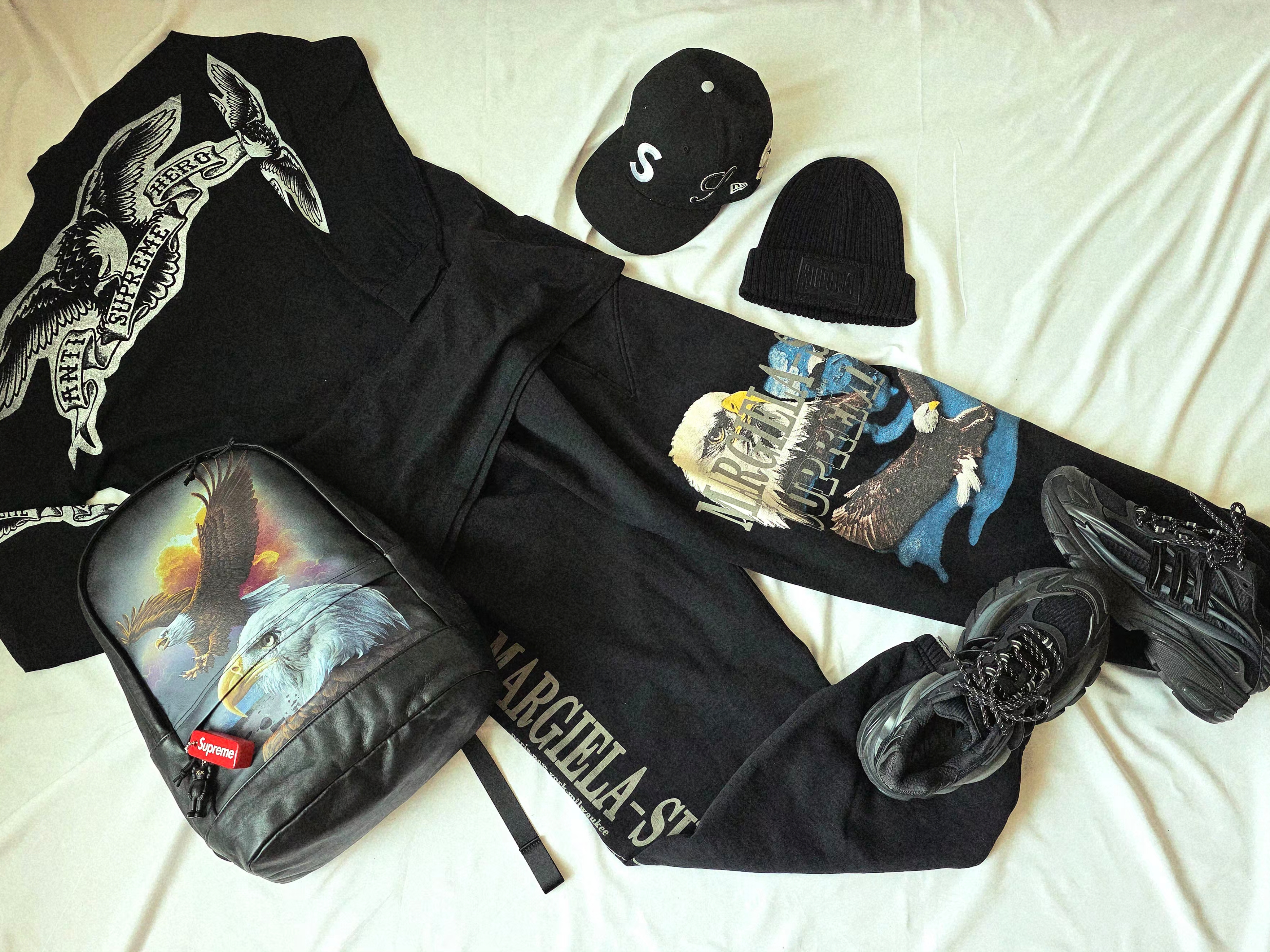 Supreme x MM6 Maison Margiela Eagle Zip Up Hooded Sweatshirt Black - 26SS, Supreme x MM6 Maison Margiela Eagle Sweatpant Black - 26SS 착용 스타일 - 3