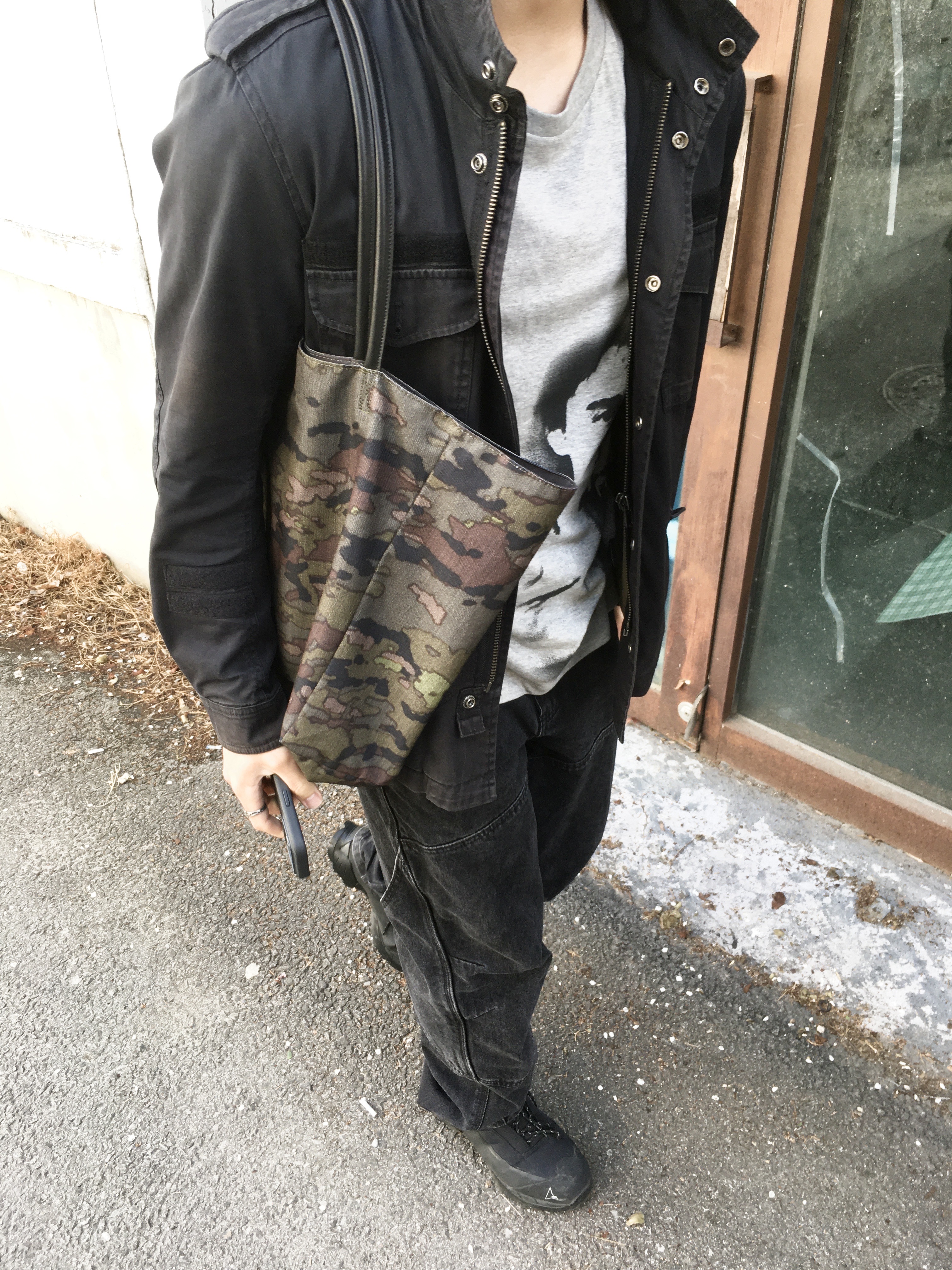 Xlim Synopsis 01 Bag Black, Roa Hiking Katharina Black 착용 스타일 - 1